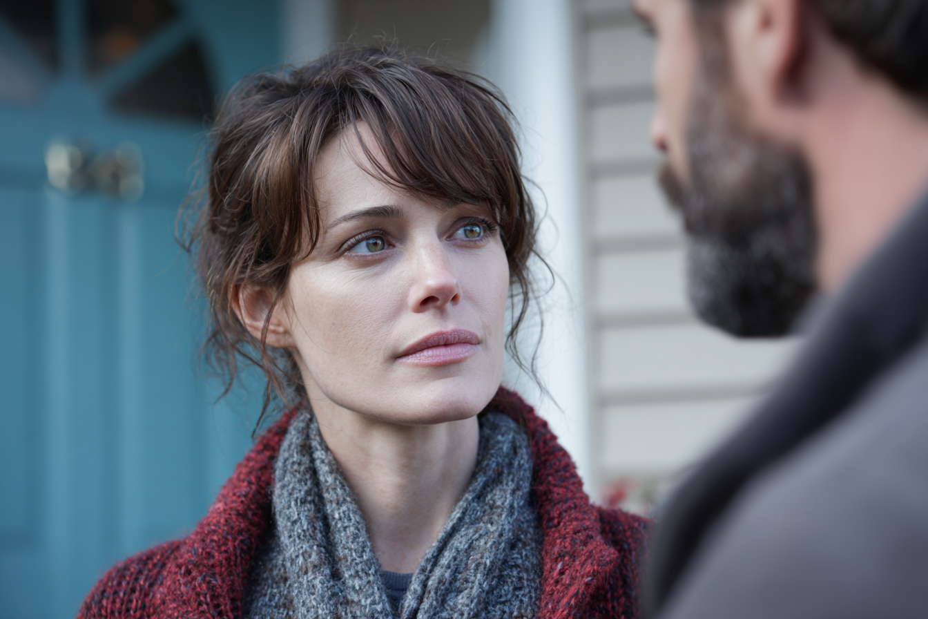 Eine Frau im Gespräch mit einem Mann | Quelle: Midjourney