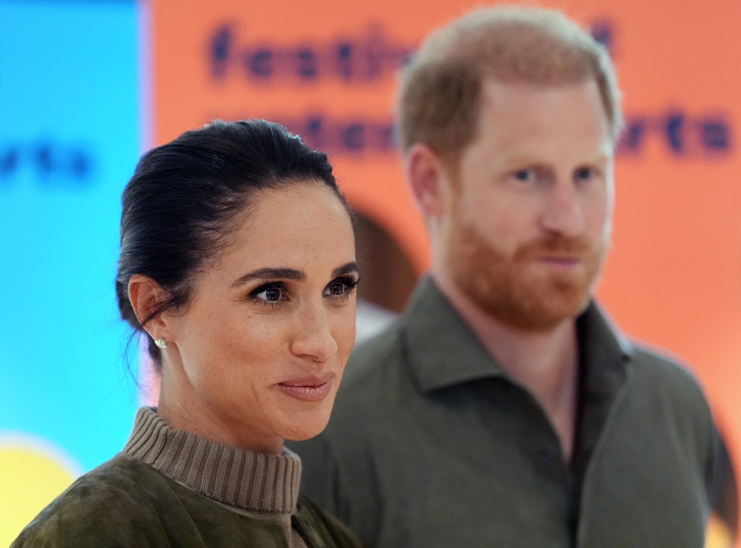 Meghan und Harry besuchten am 14. April 2026 das Australian National Veterans Arts Museum in Melbourne. Die Pressestellen des Paares hielten später Details zu möglichen Begegnungen mit Mitgliedern der königlichen Familie nach ihrer Ankunft in Großbritannien aus der Öffentlichkeit heraus. | Quelle: Getty Images