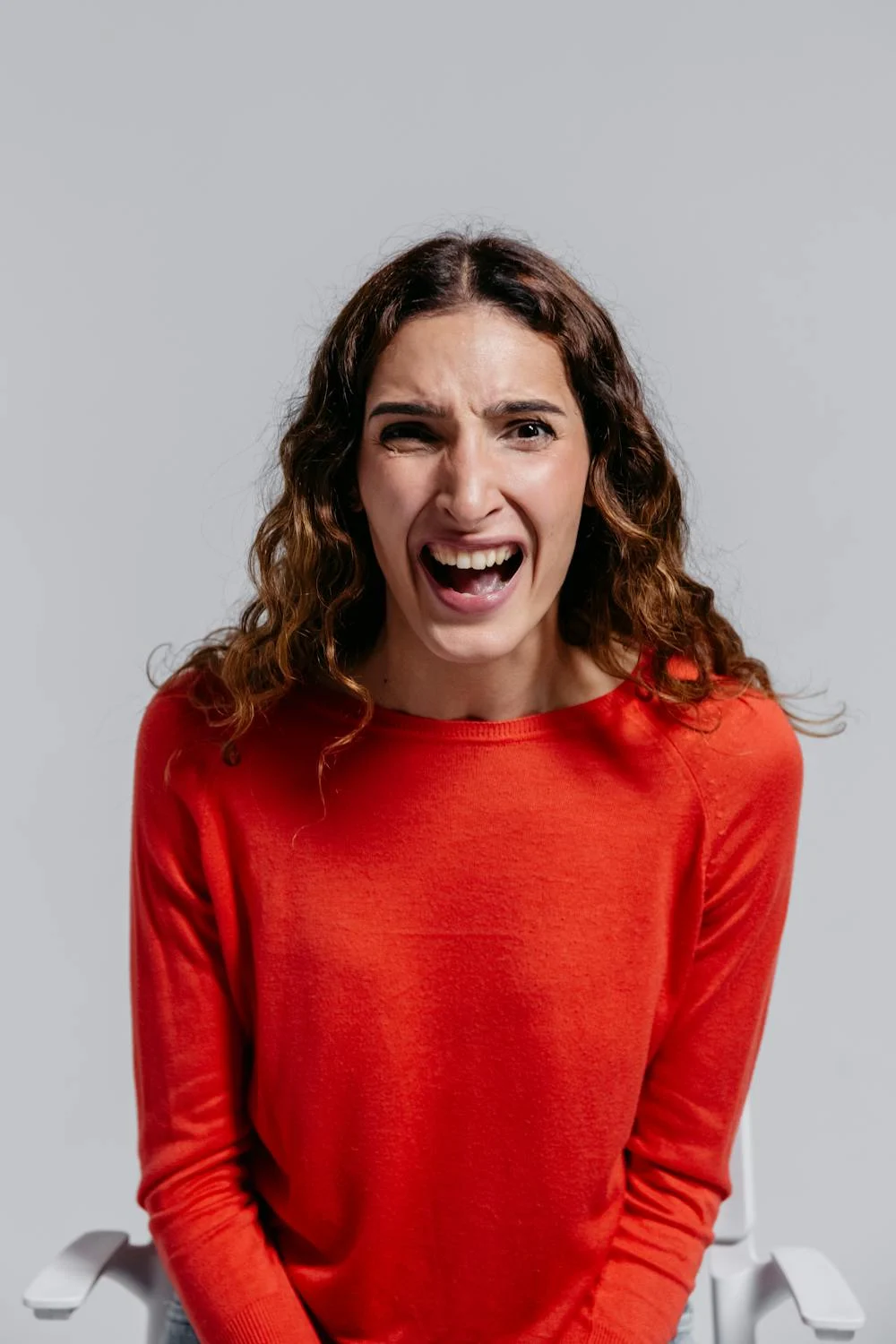 Eine wütende, schockierte Frau | Quelle: Pexels