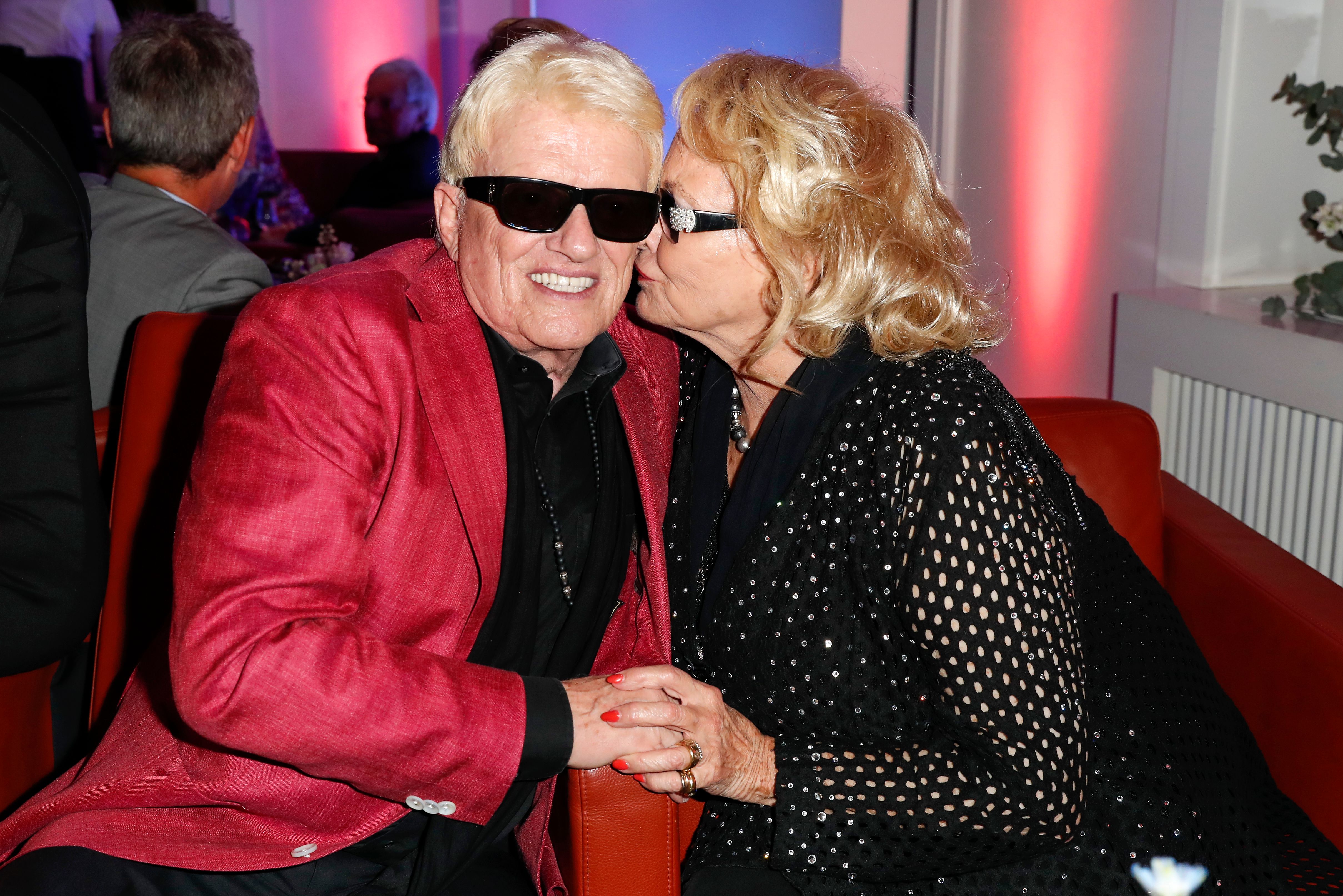 Volksmusiksänger Heino und seine Frau Hannelore. | Quelle: GettyImages