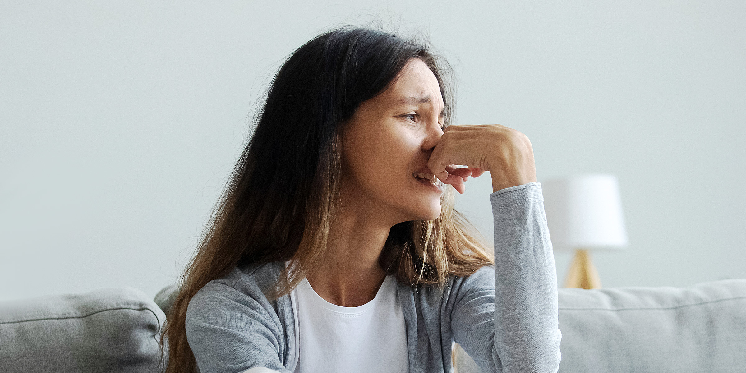 Eine traurige Frau | Quelle: Shutterstock