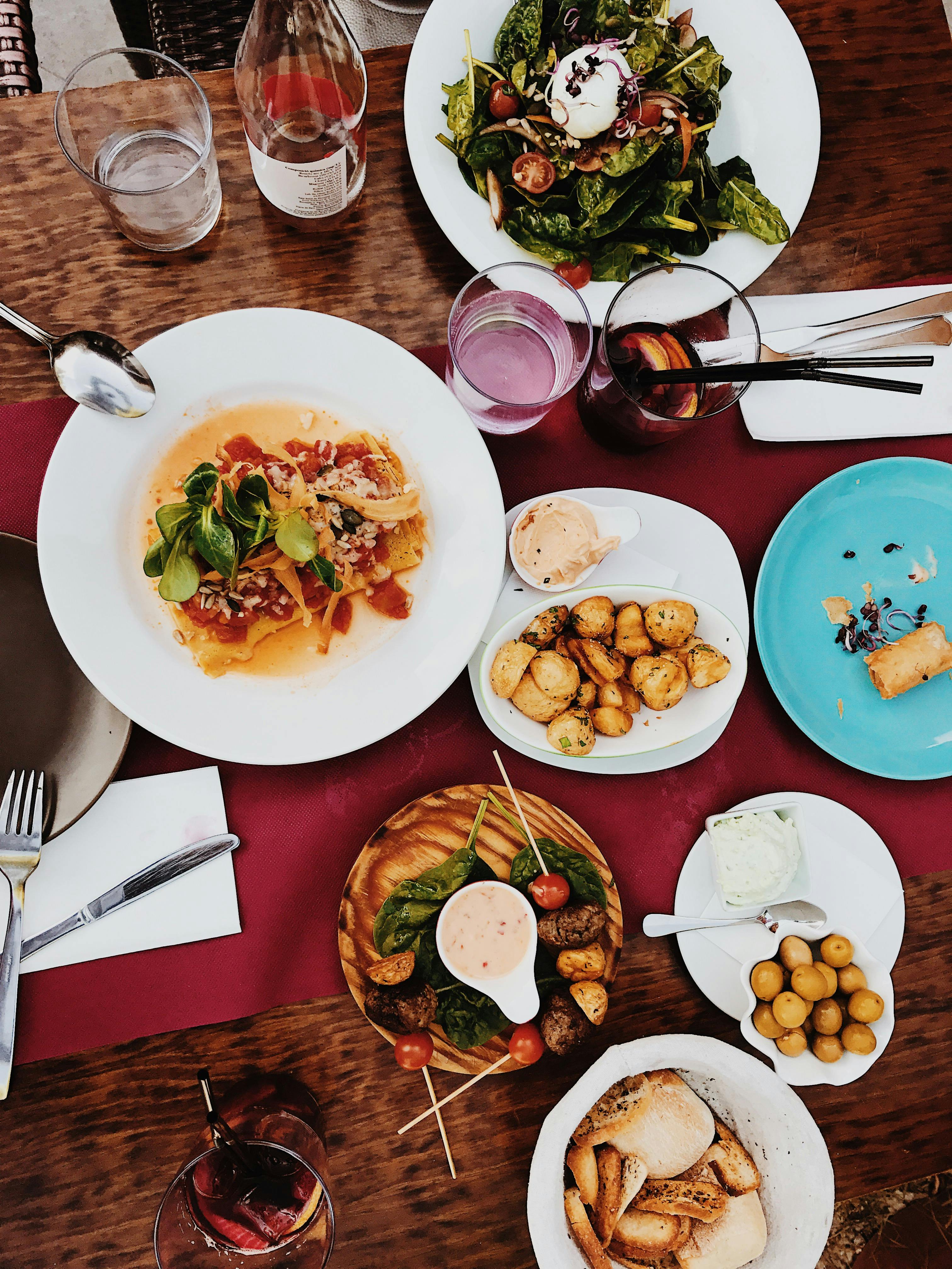 Essen auf einem Tisch | Quelle: Pexels