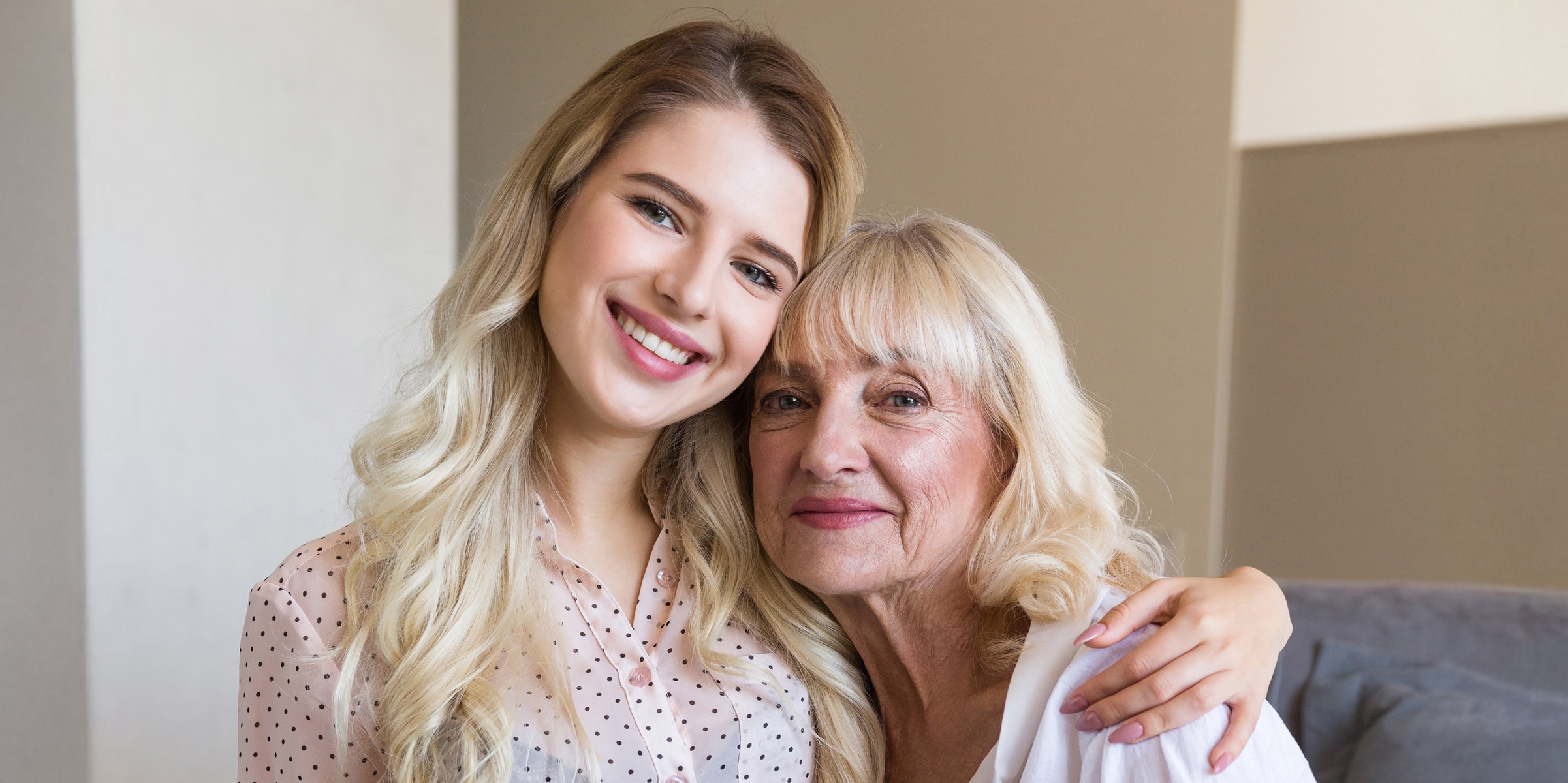 Eine Mutter mit ihrer Tochter | Quelle: Freepik
