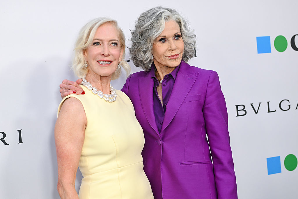 Wendy Schmidt und Jane Fonda am 31. Mai 2025 in Los Angeles bei der MOCA Gala 2025 im The Geffen Contemporary at MOCA | Quelle: Getty Images