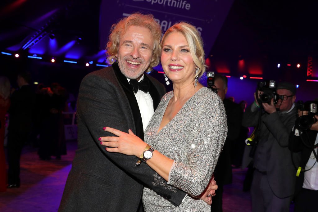 Thomas Gottschalk, Karina Mross, Ball Des Sports 2020 | Quelle: Getty Images
