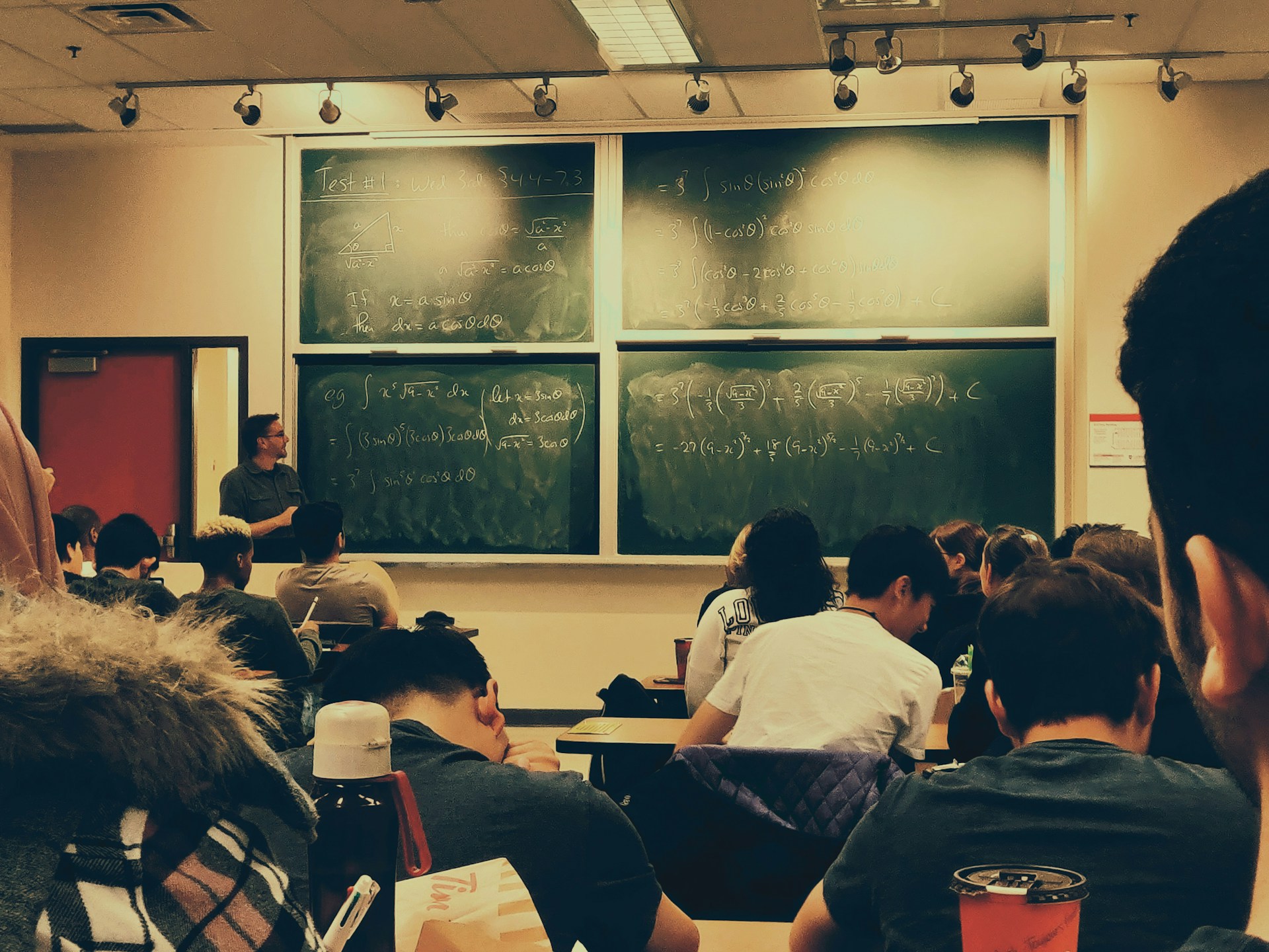 College-Studenten in einer Vorlesung | Quelle: Unsplash