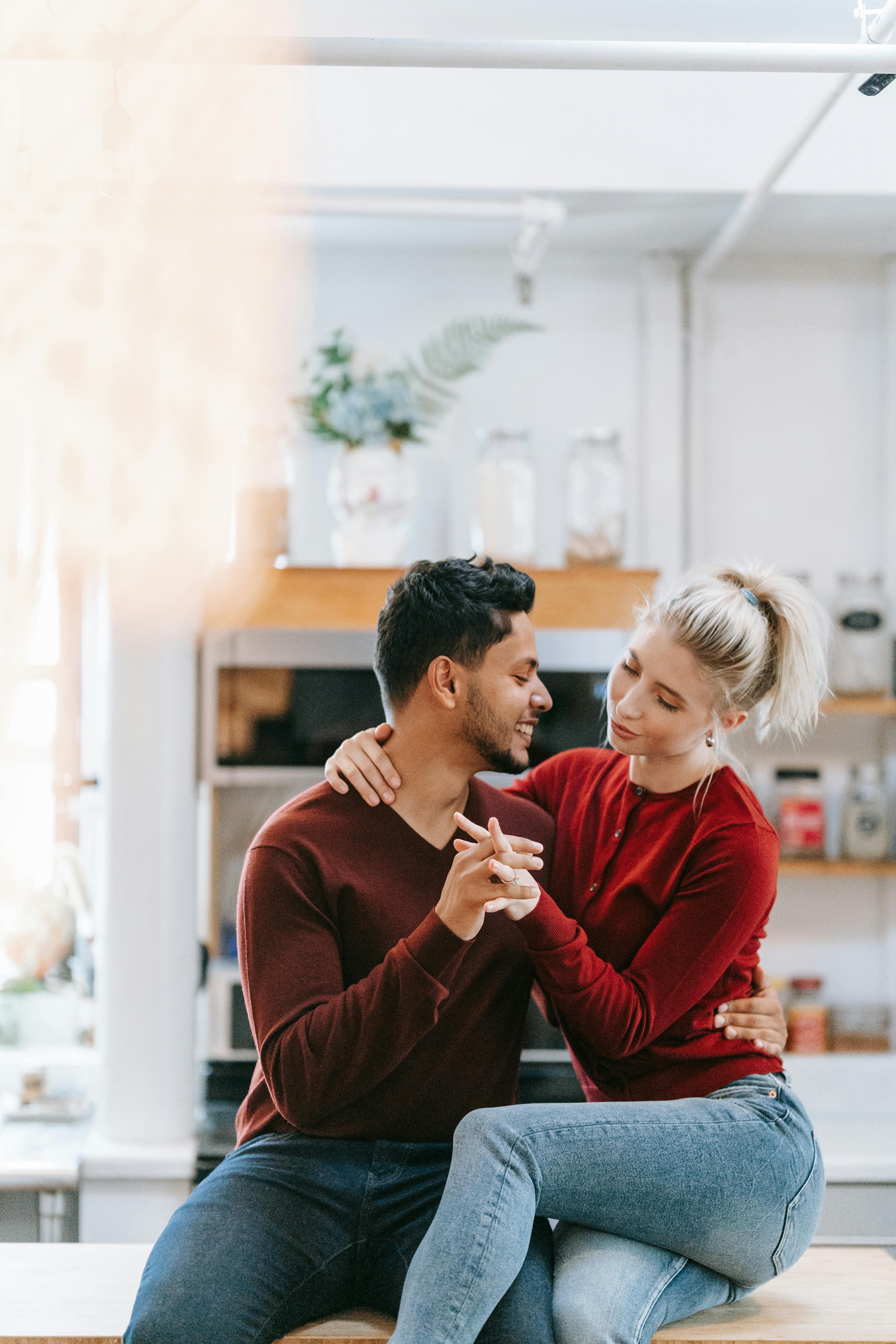 Ein Paar, das sich bindet | Quelle: Pexels
