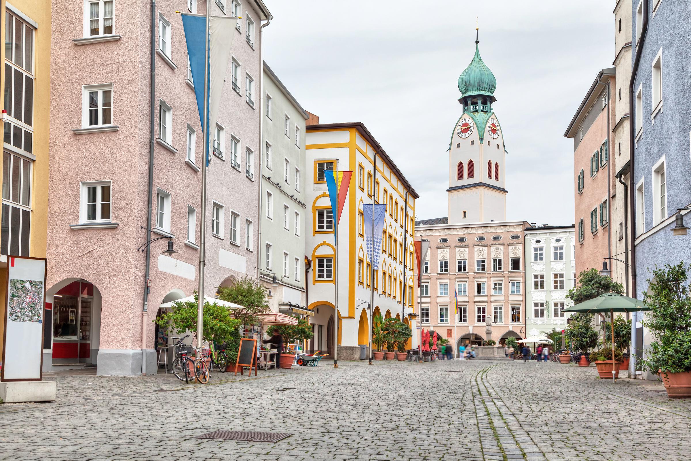 Bunte Gebäude im Zentrum von Rosenheim | Quelle: Getty Images