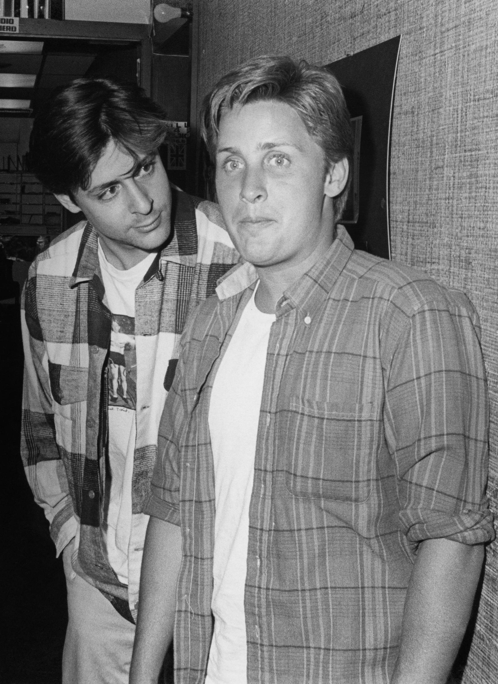 1985 war er zusammen mit seinem Co-Star Emilio Estevez zu Gast beim Radiosender KROQ in Los Angeles, um während einer Live-Sendung für ihr erfolgreiches Highschool-Drama zu werben, und zwar am
