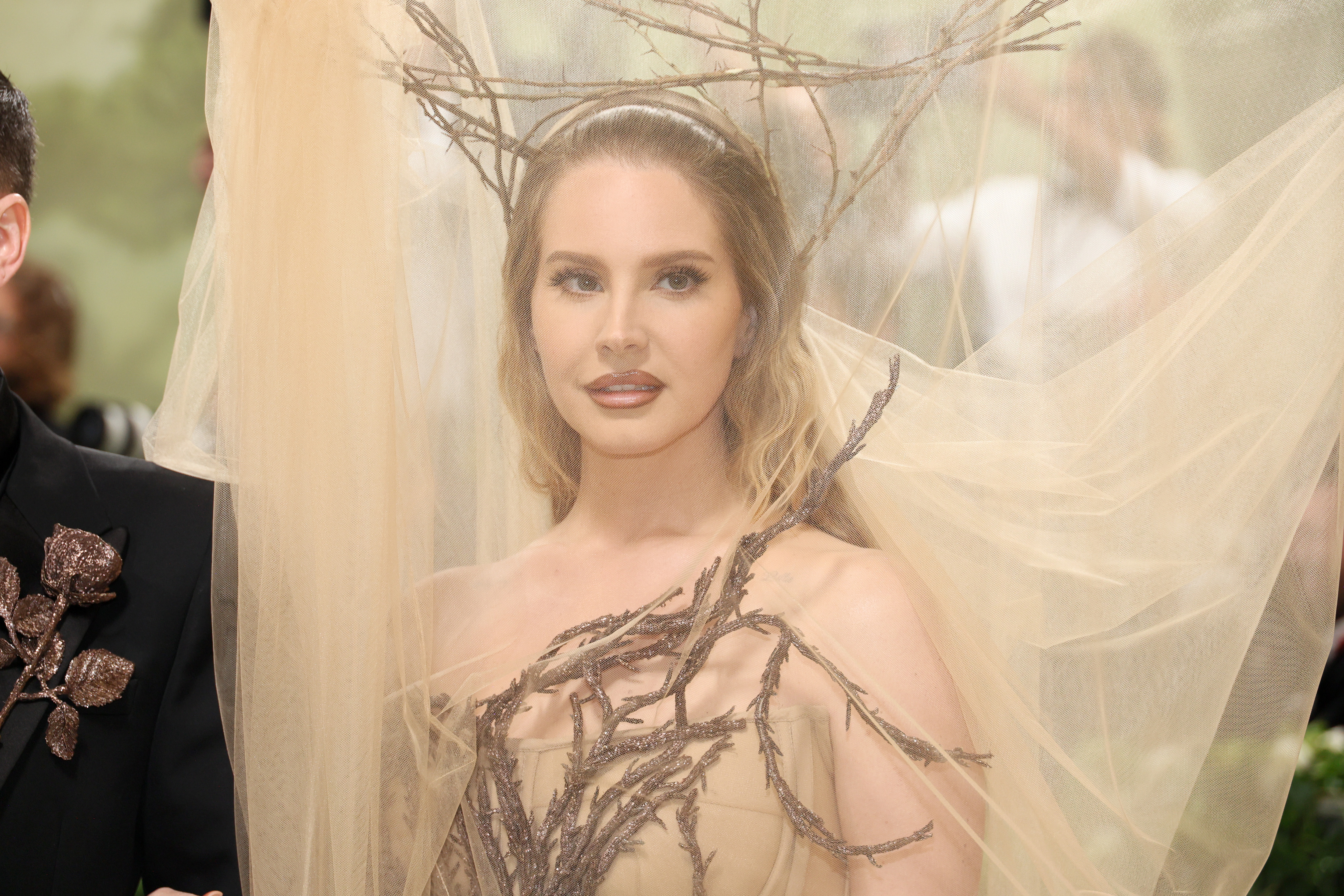 Lana Del Rey besucht die Met Gala | Quelle: Getty Images