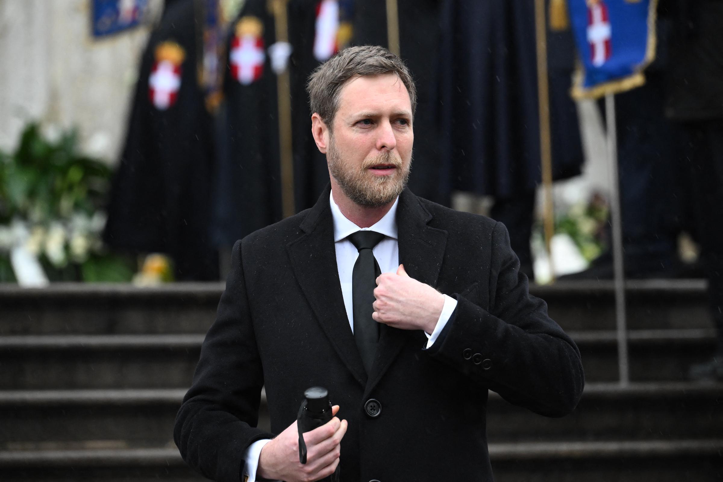 Prinz Leka II. von Albanien kommt am 10. Februar 2024 zur Beerdigung des verstorbenen Prinzen Vittorio Emanuele von Savoyen im Dom zu Turin an. | Quelle: Getty Images