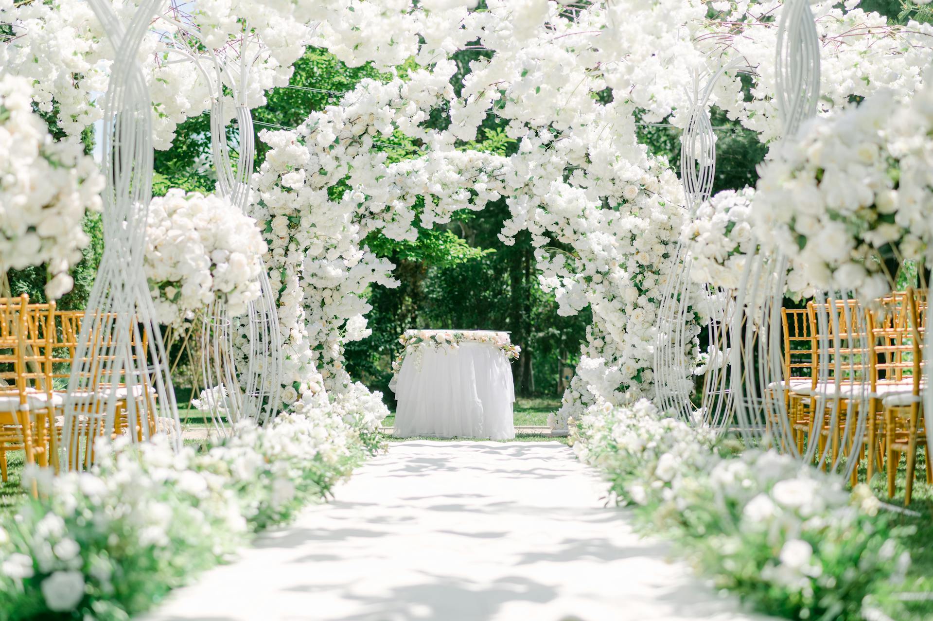 Ein Hochzeitsaufbau | Quelle: Pexels