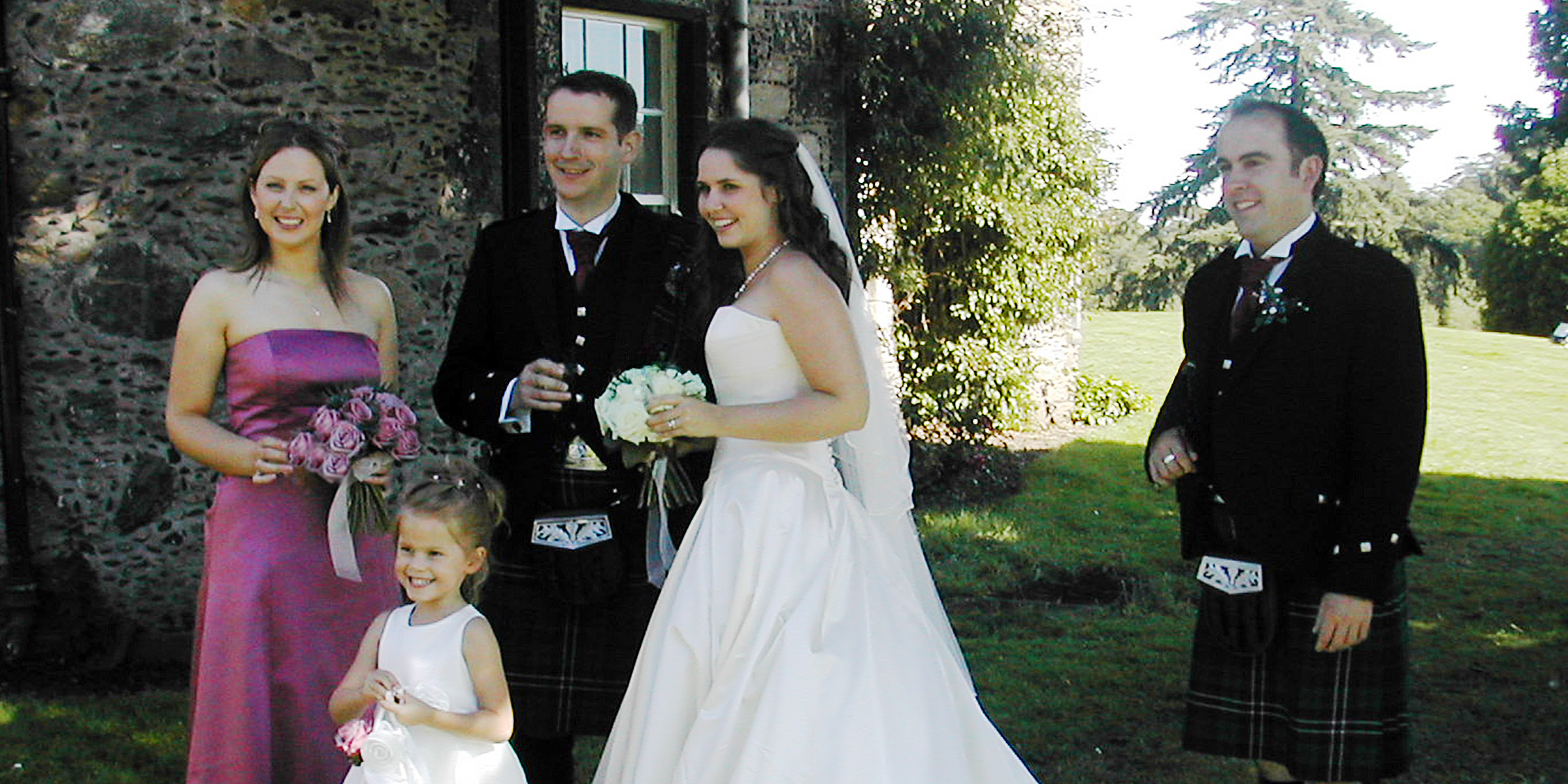 Braut und Bräutigam mit ihrer Familie | Quelle: Flickr