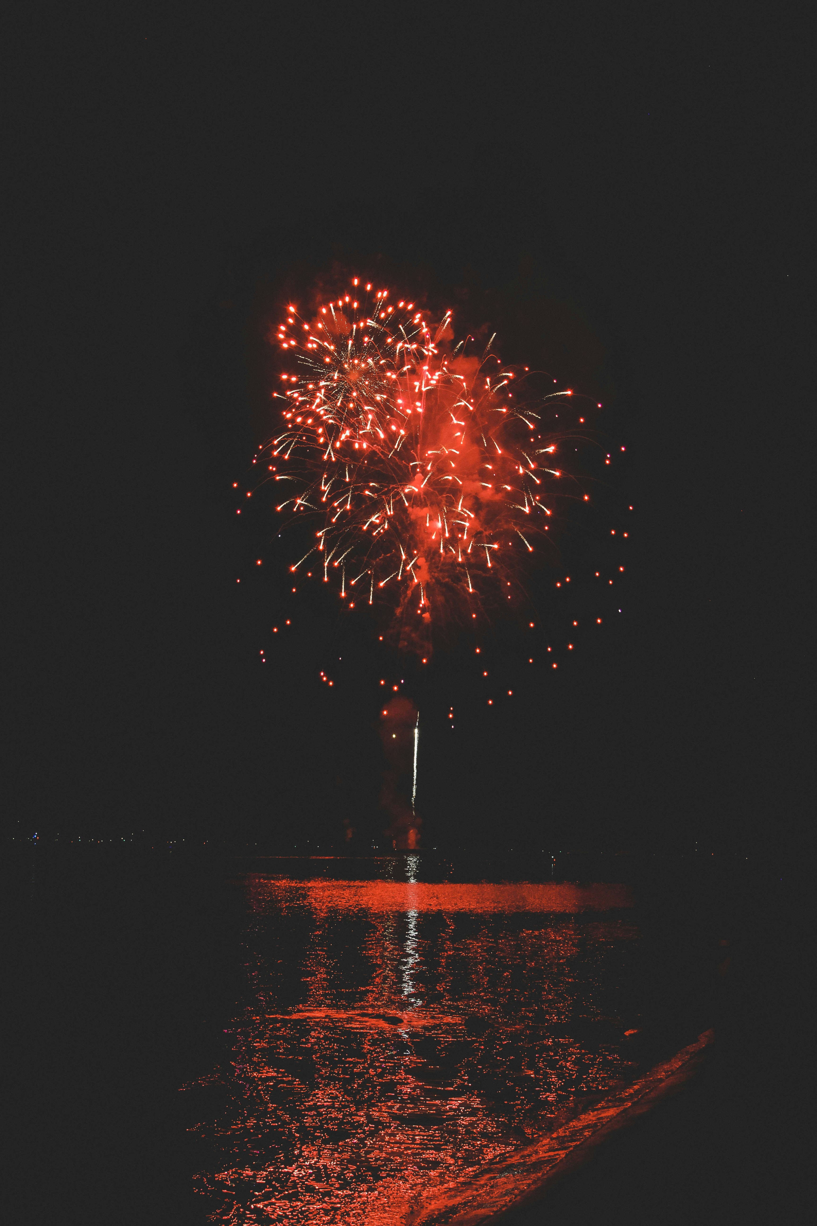 Feuerwerk bei Nacht | Quelle: Unsplash