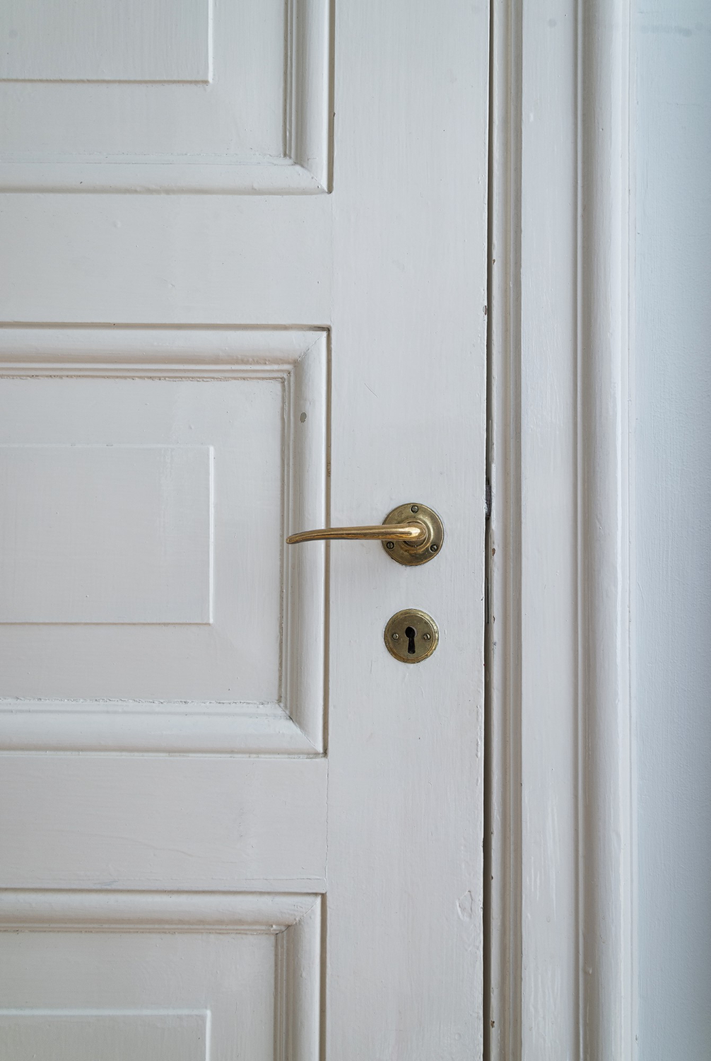 Eine geschlossene Tür | Quelle: Freepik