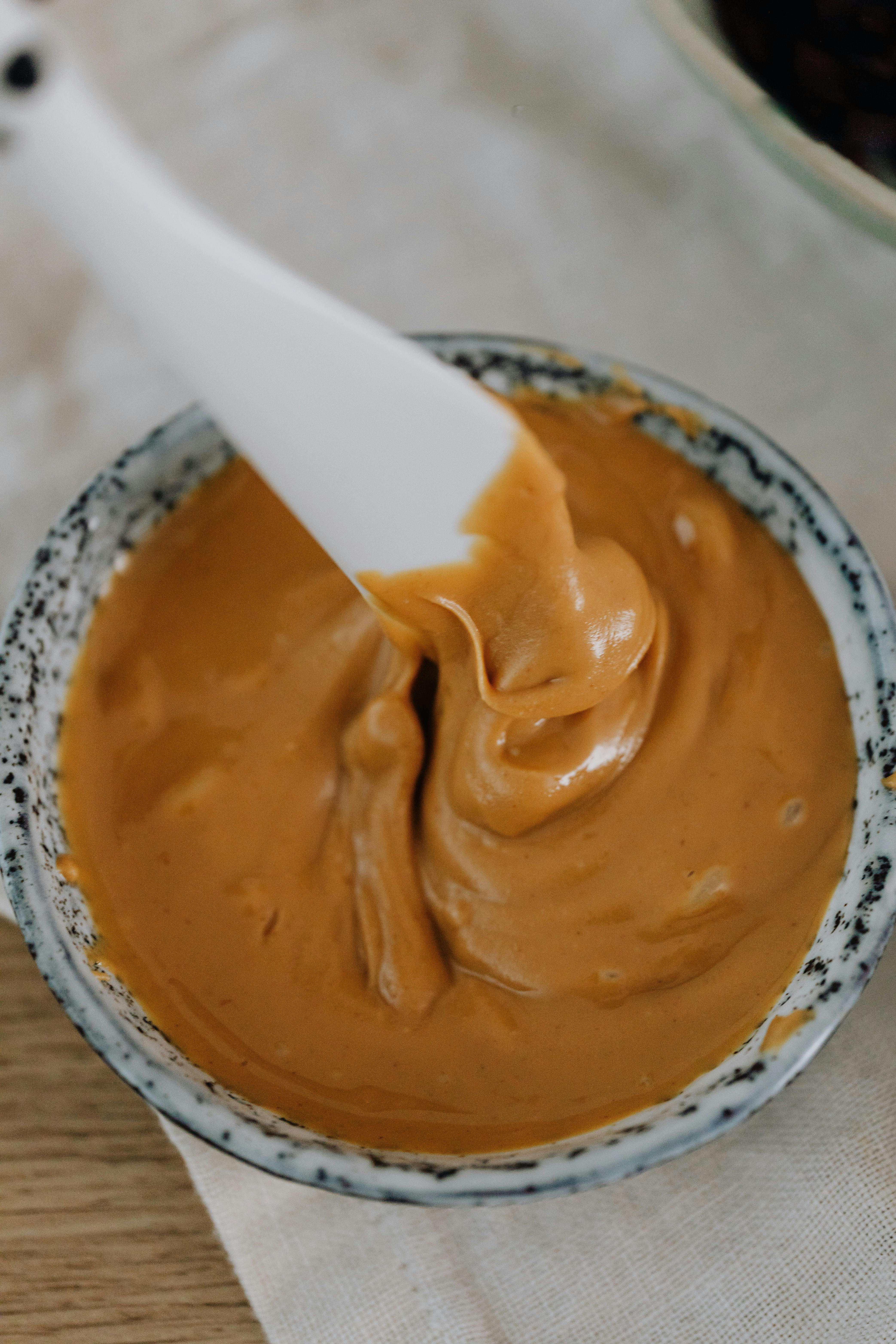 Eine Schale mit Erdnussbutter | Quelle: Pexels