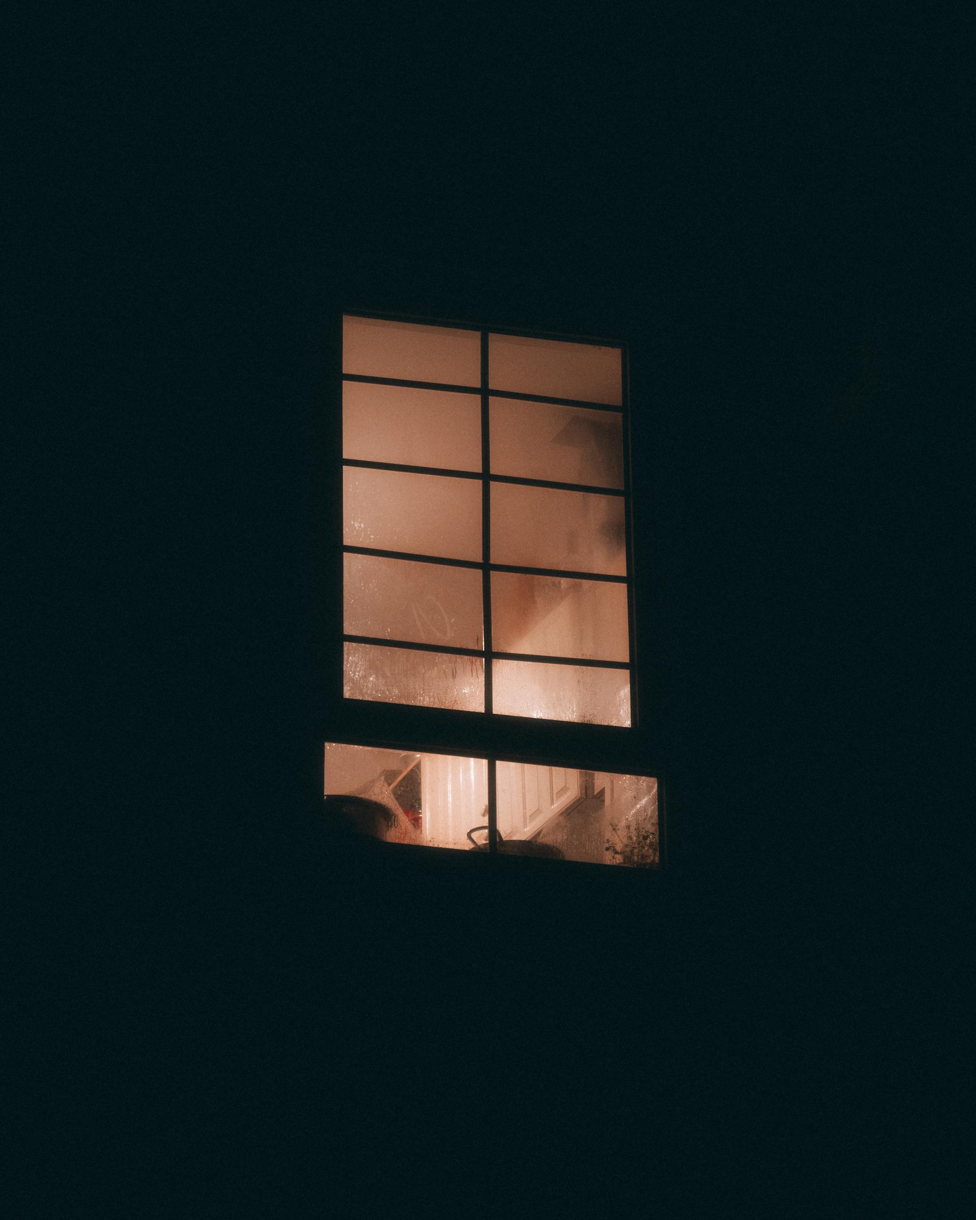 Ein Wohnungsfenster | Quelle: Pexels