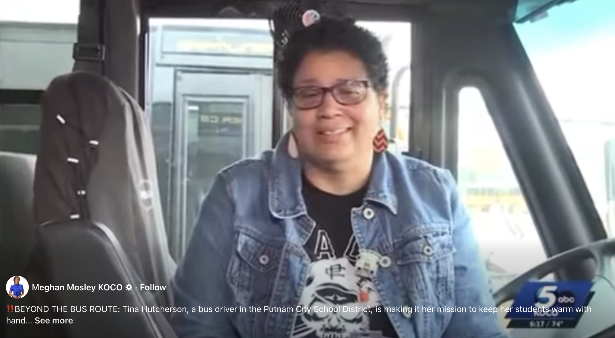 Tina Hutcherson teilt ihre Gedanken über den Wunsch, Hits für Schulkinder zu stricken, vom 19. November 2025 | Quelle: Facebook/meghanmosleykoco