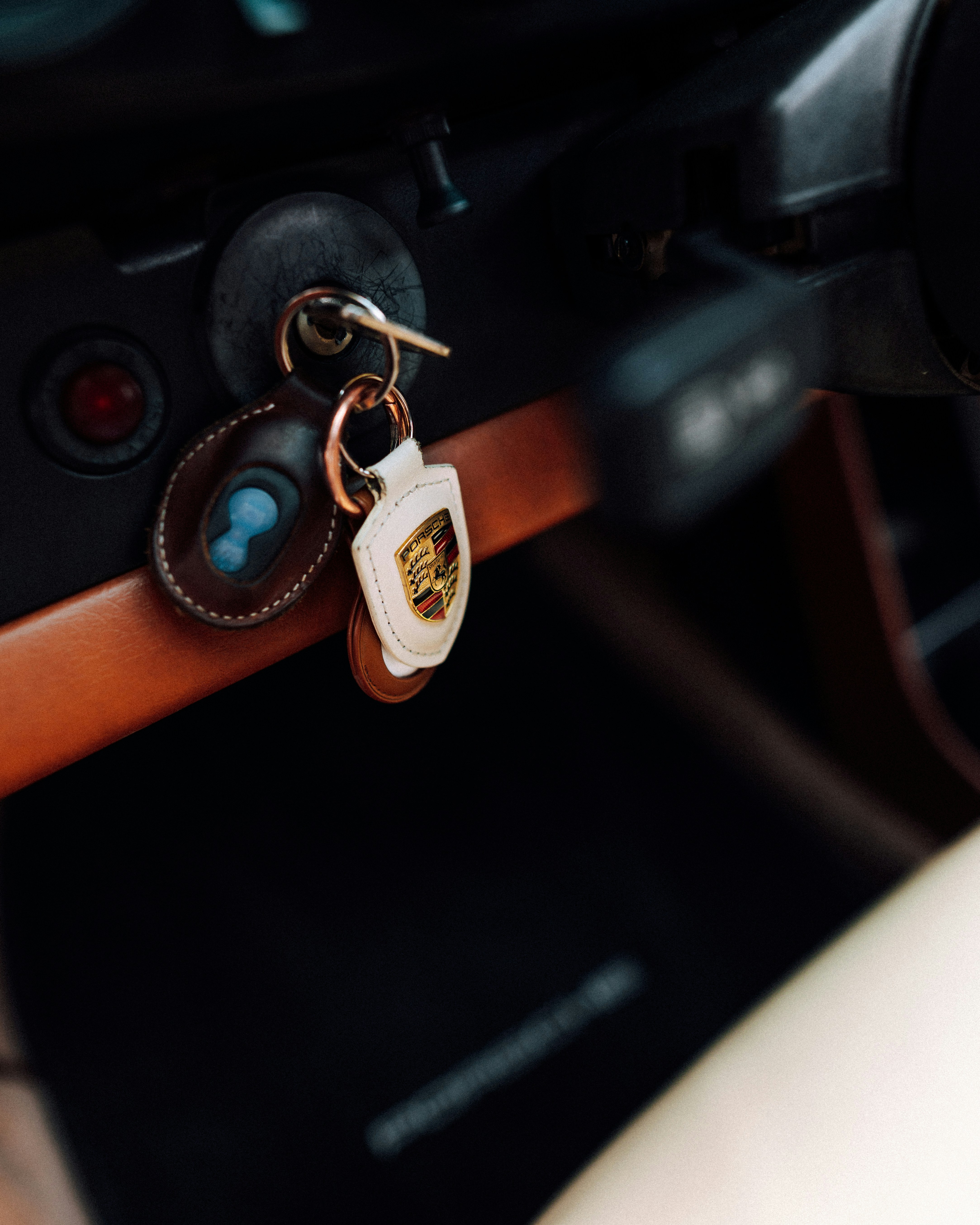 Autoschlüssel in einem Zündschloss | Quelle: Unsplash
