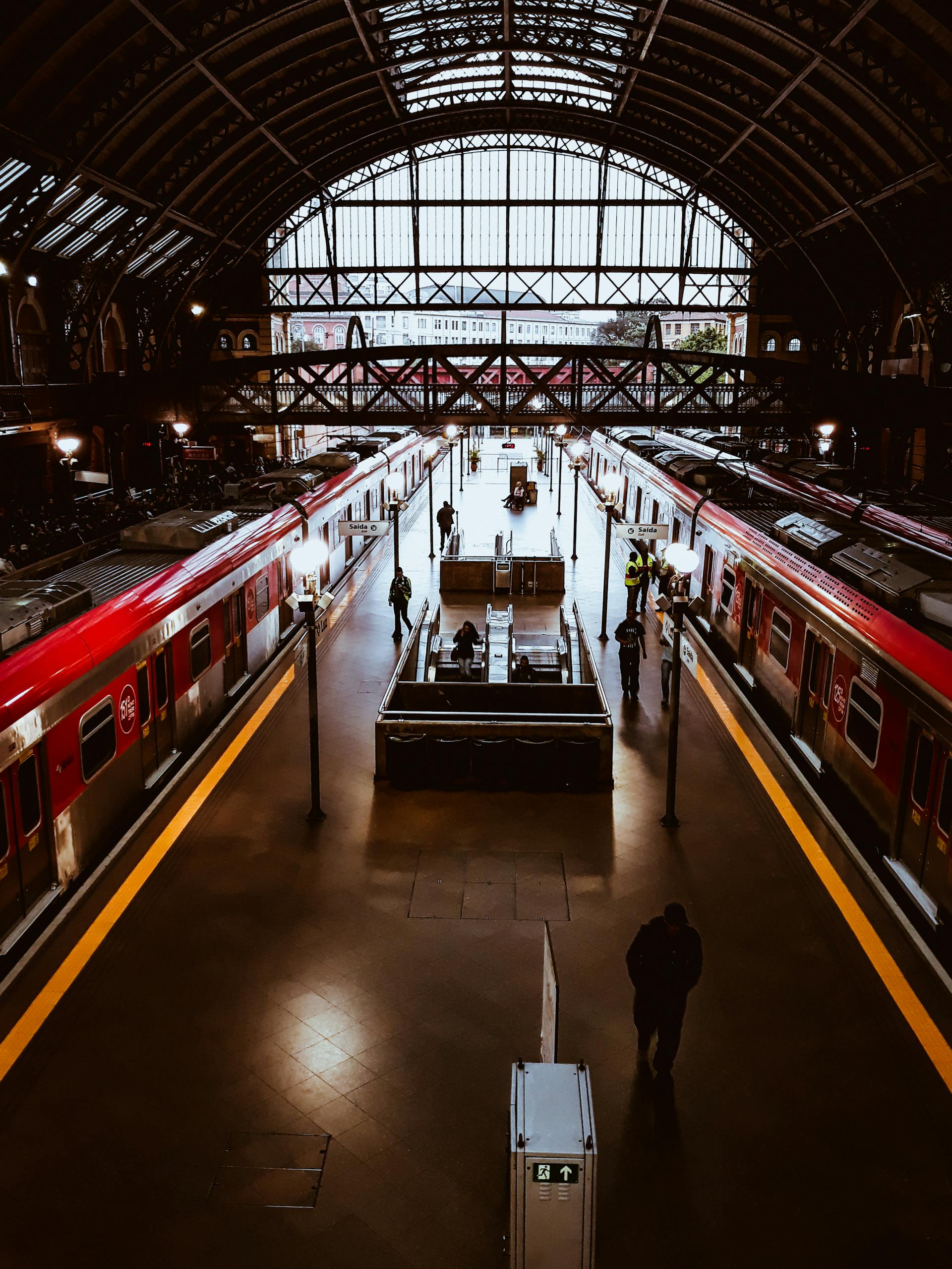 Das Innere eines Bahnhofs | Quelle: Pexels