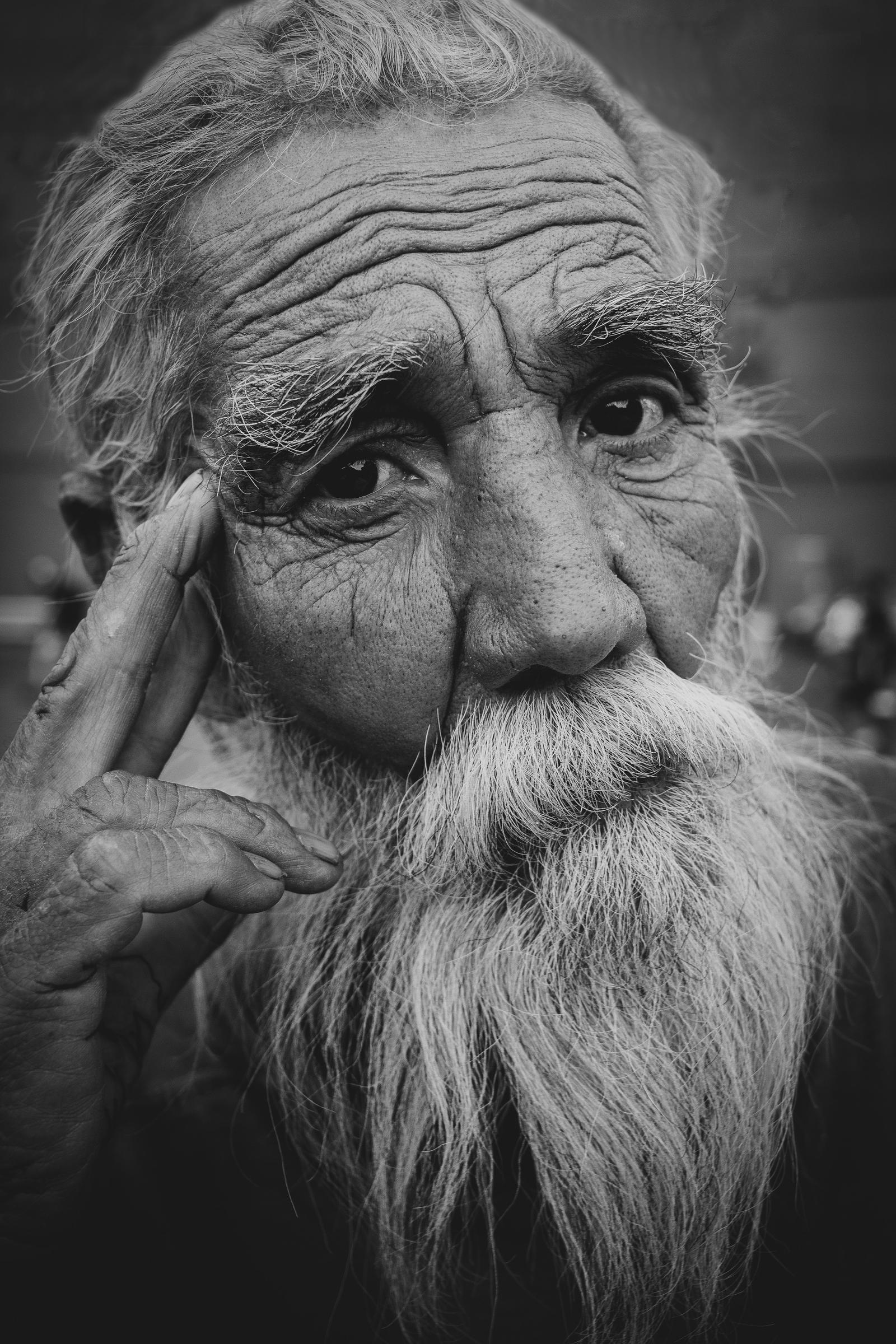 Ein obdachloser Mann | Quelle: Unsplash