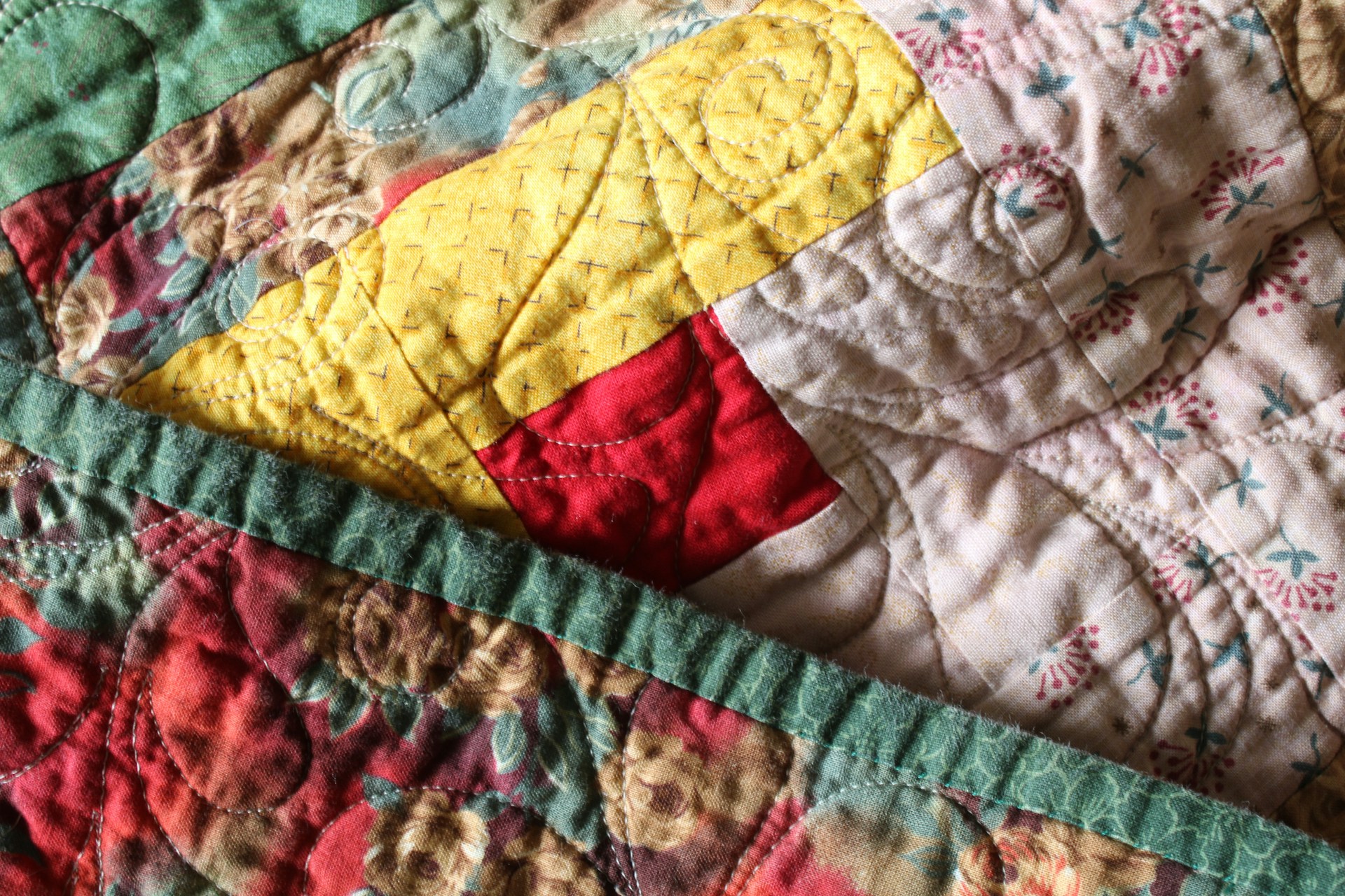 Ein bunter Quilt | Quelle: Unsplash