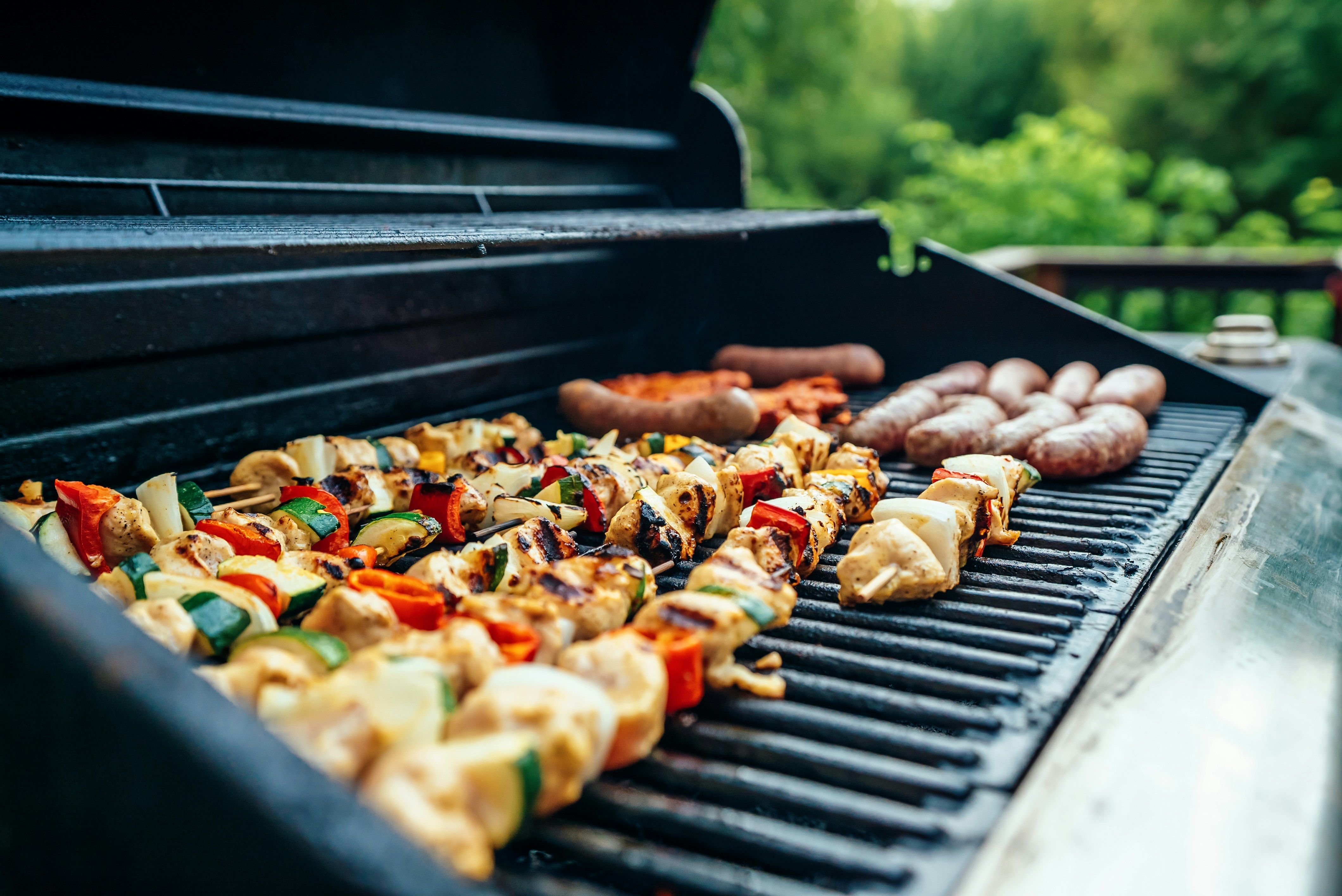 Essen auf einem Grill | Quelle: Unsplash