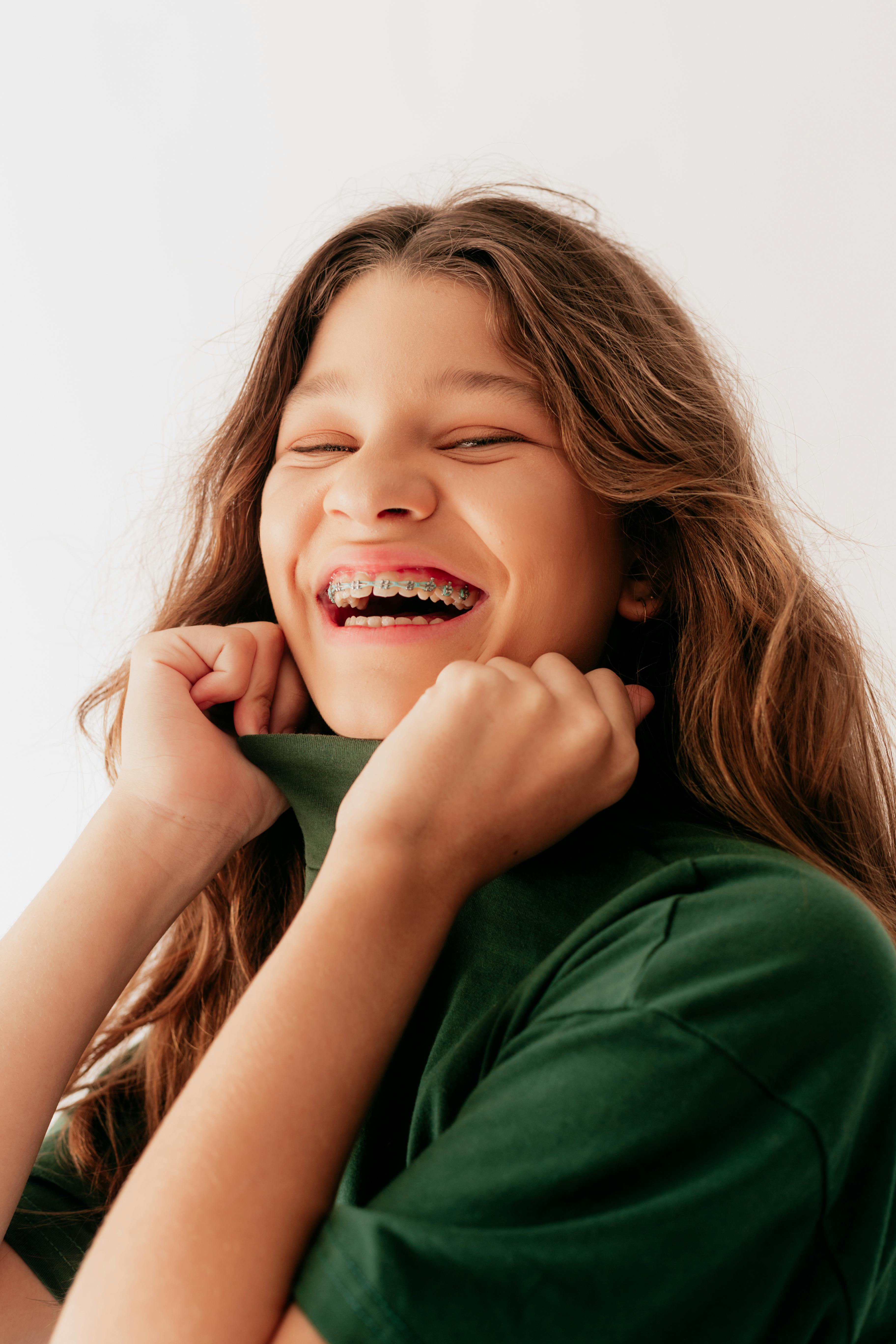 Ein glückliches Mädchen im Teenageralter | Quelle: Pexels