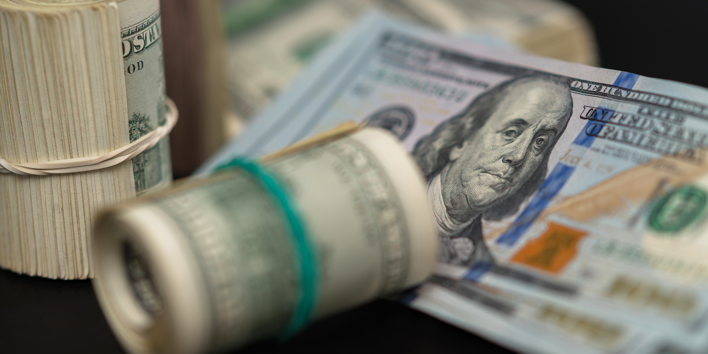 Ein Vorrat an Dollarscheinen | Quelle: Shutterstock