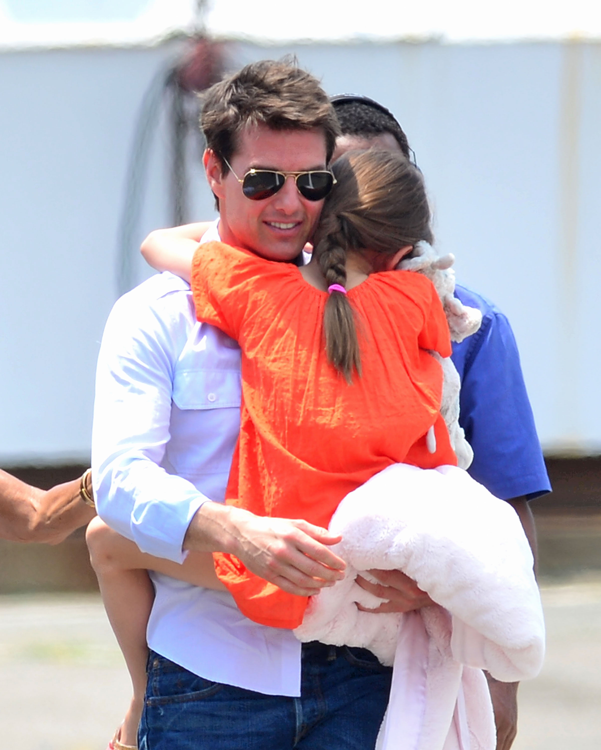 Tom und Suri Cruise wurden am 18. Juli 2012 in New York City gesichtet | Quelle: Getty Images
