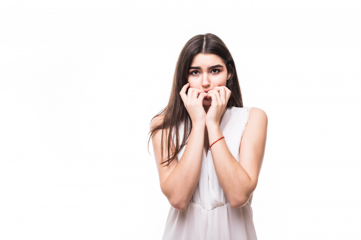 Eine nervöse Frau | Quelle: Freepik