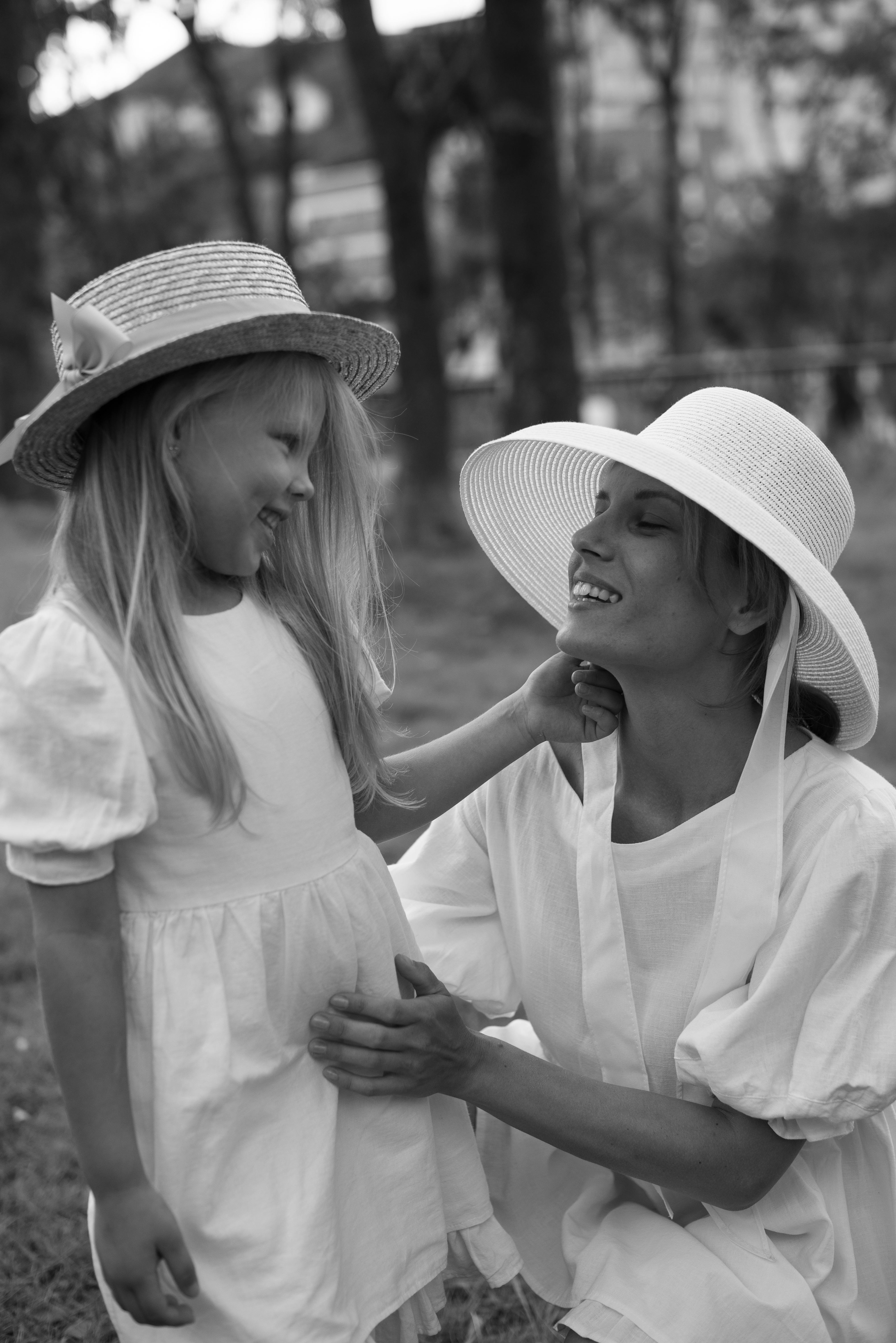 Eine glückliche Mutter und Tochter | Quelle: Pexels