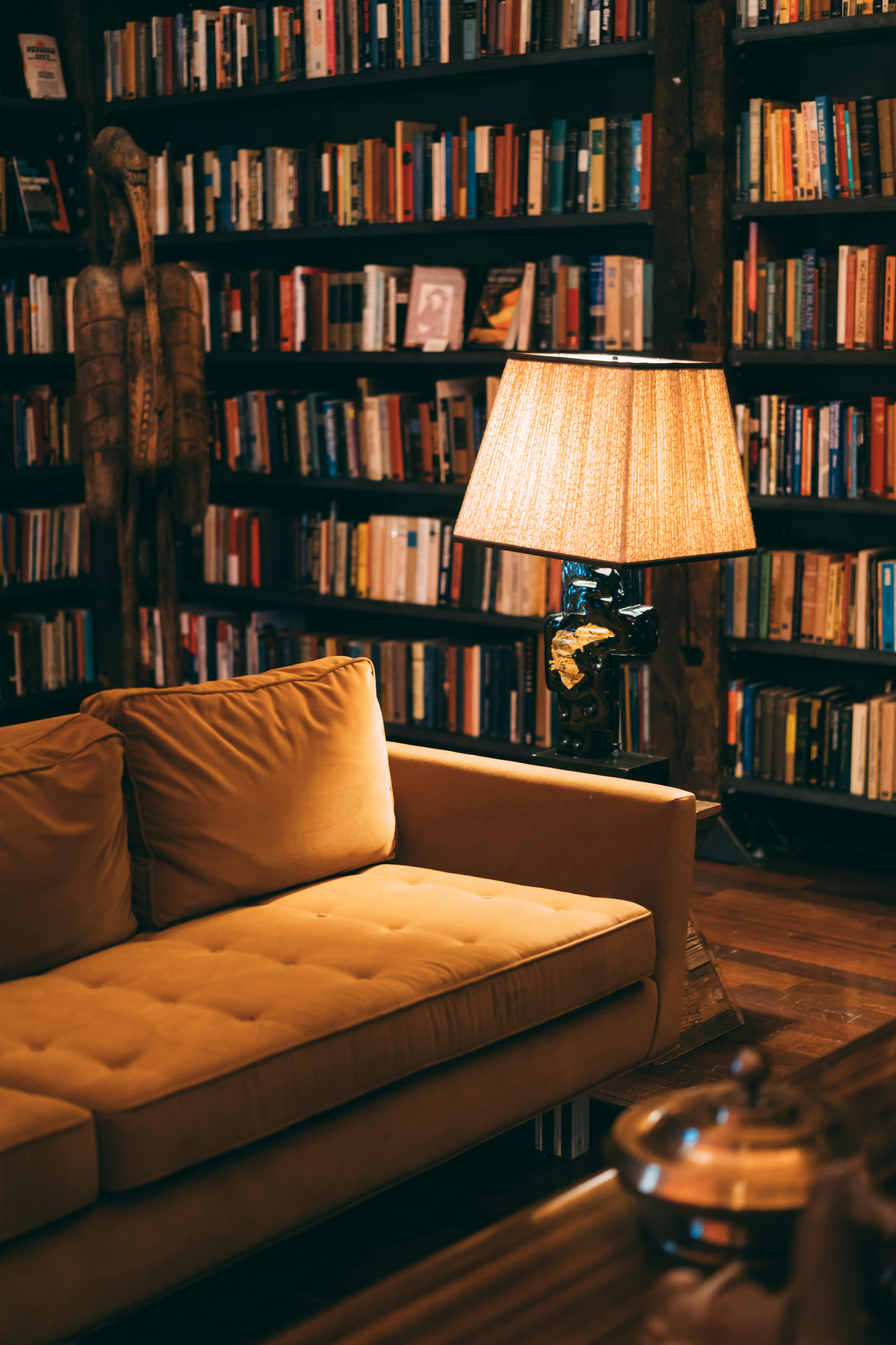 Ein gemütliches Lesezimmer | Quelle: Pexels