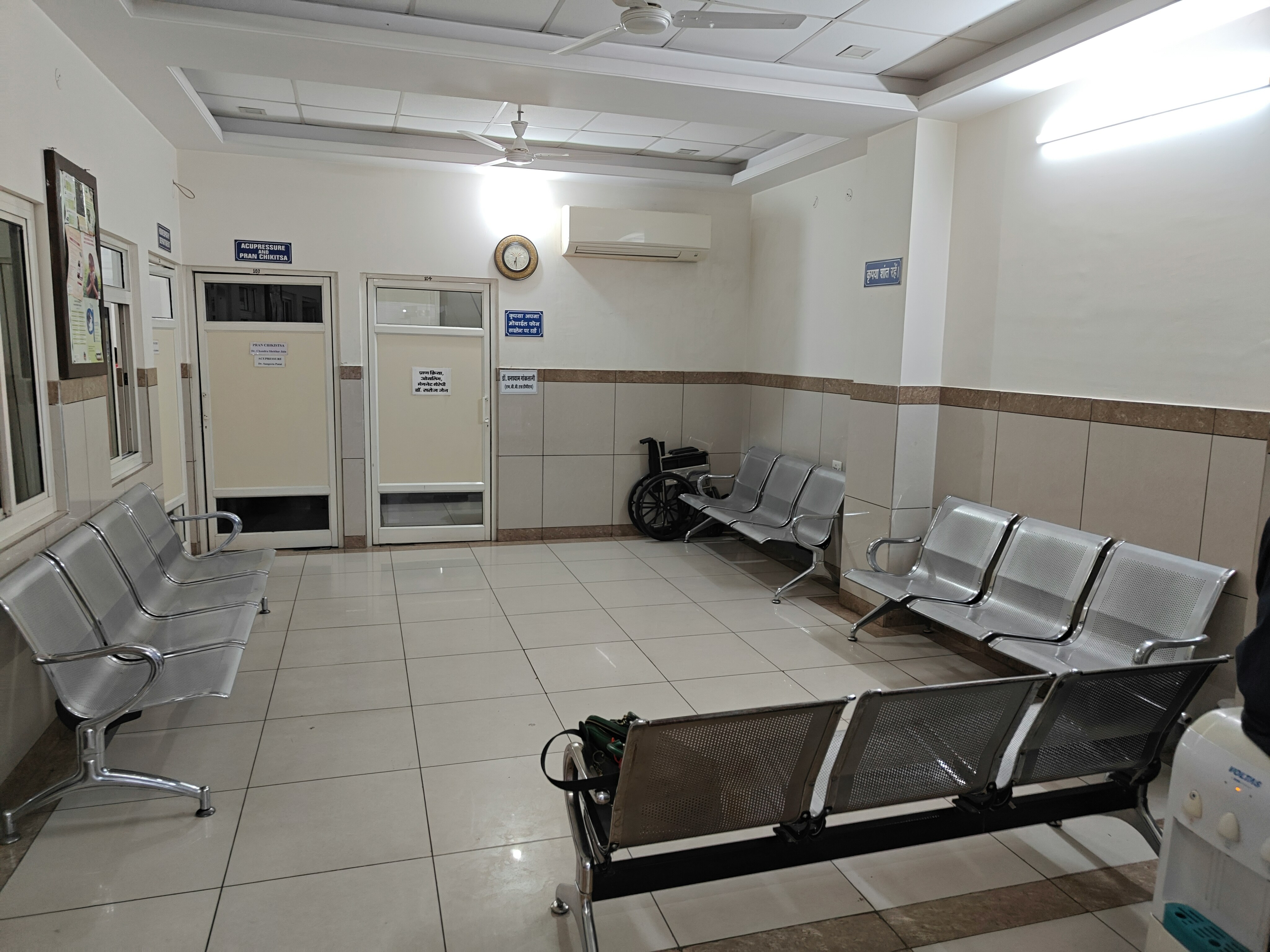 Ein Krankenhaus-Wartezimmer | Quelle: Unsplash
