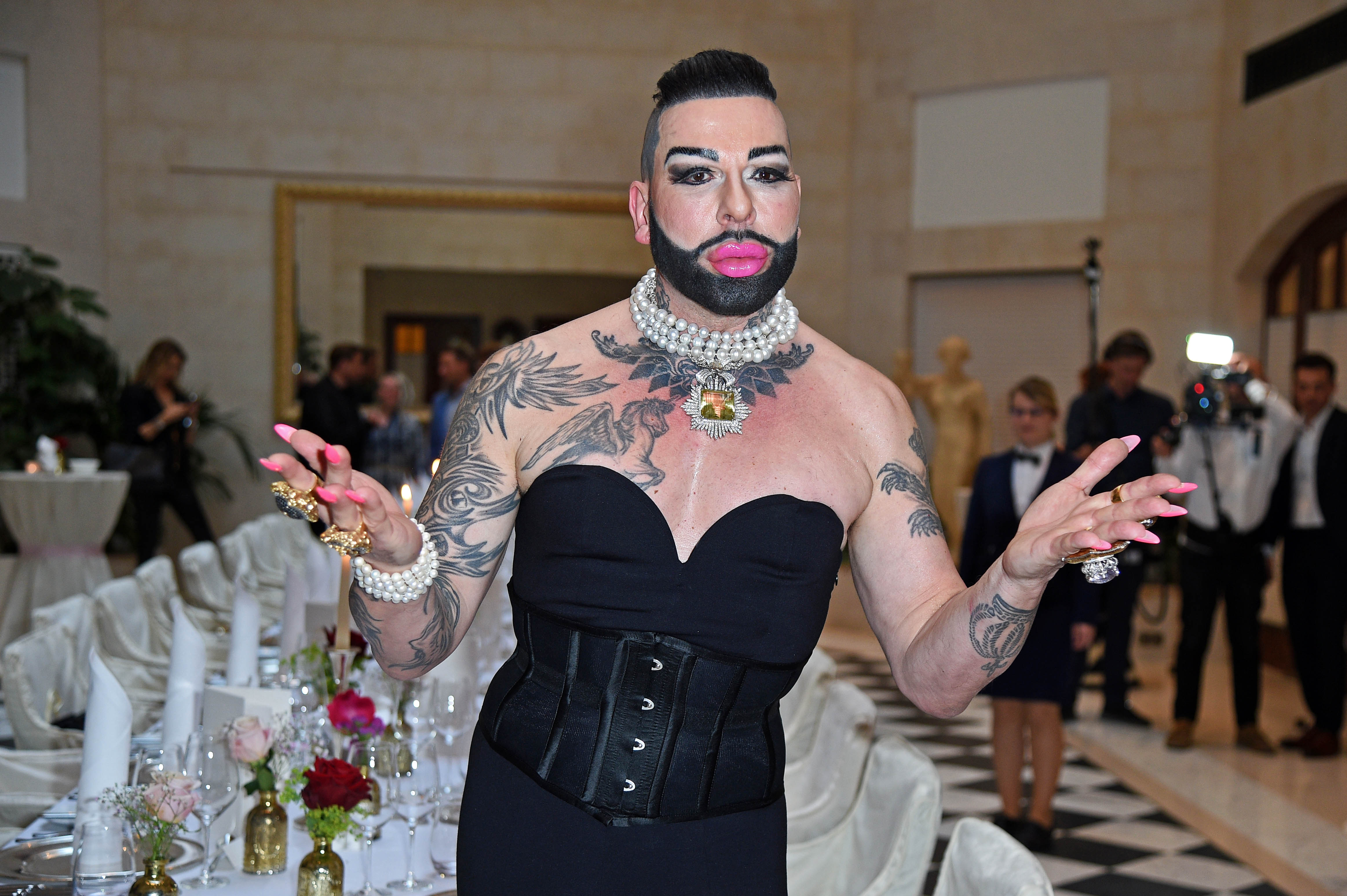 Harald Glööckler während des Geburtstagsessens für Harald Glööckler im Hotel Adlon Kempinski am 30. Mai 2023 in Berlin, Deutschland. | Quelle: Getty Images