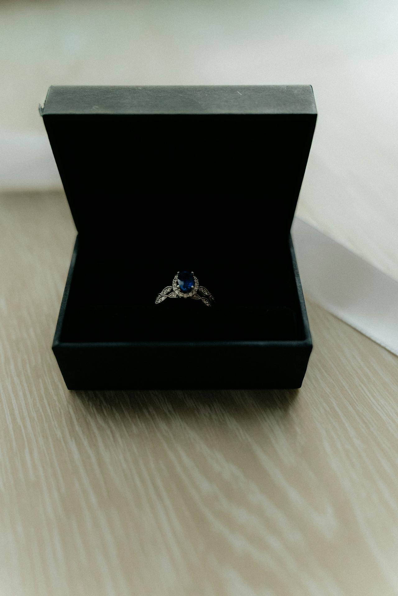 Ein Ring in einem Etui | Quelle: Pexels
