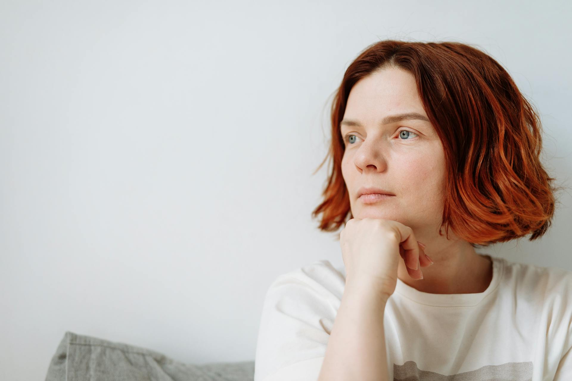 Eine Frau, die denkt | Quelle: Pexels