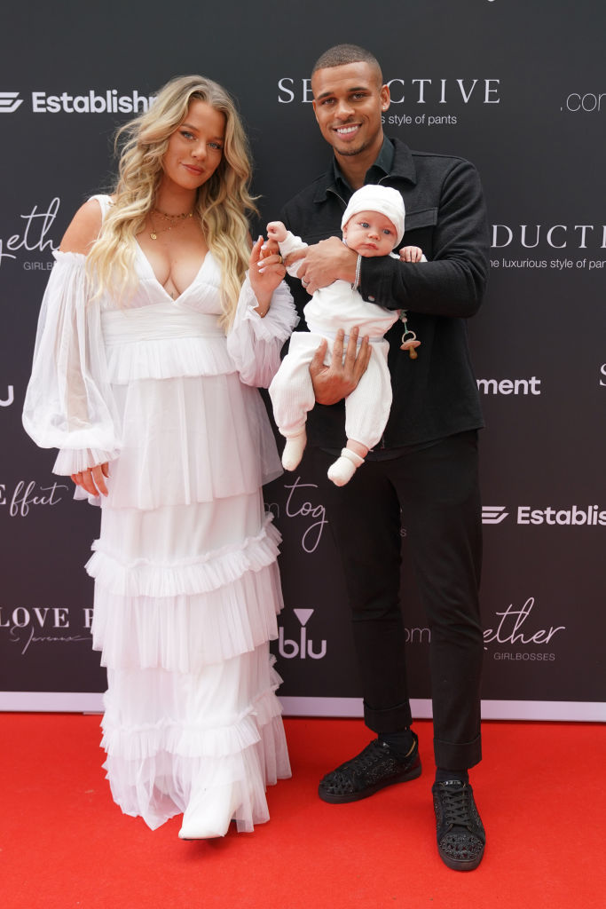 Kevin Njie und Emely Hüffer mit Baby Ocean | Quelle: Getty Images