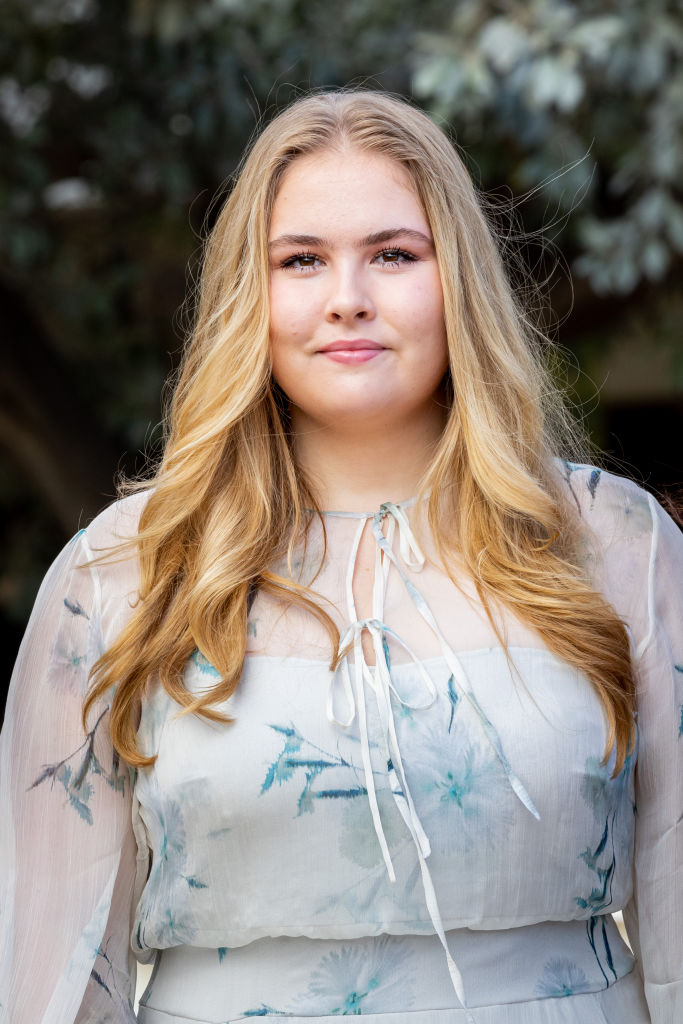 Prinzessin Amalia der Niederlande besucht den Vizegouverneur von Bonaire Edison Rijns und seine Familie am ersten Tag der Tour des niederländischen Königshauses durch die niederländischen Karibikinseln am 28. Januar 2023 in Kralendijk, Bonaire | Quelle: Getty Images