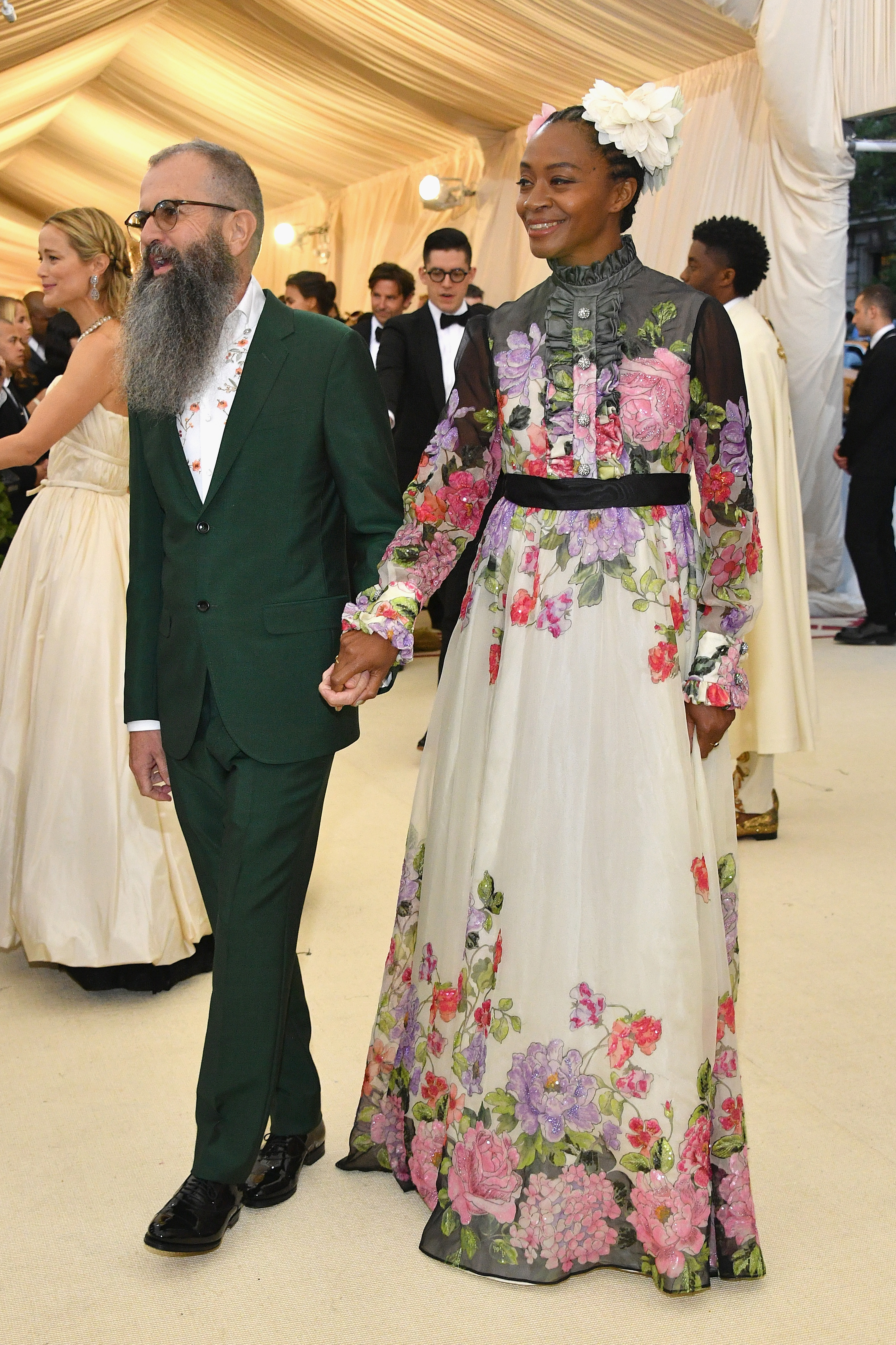 Die Künstler Ari Marcopoulos und Kara Walker besuchen die Heavenly Bodies: Fashion & The Catholic Imagination Costume Institute Gala at The Metropolitan Museum of Art on May 7, 2018, in New York City | Source: Getty Images
