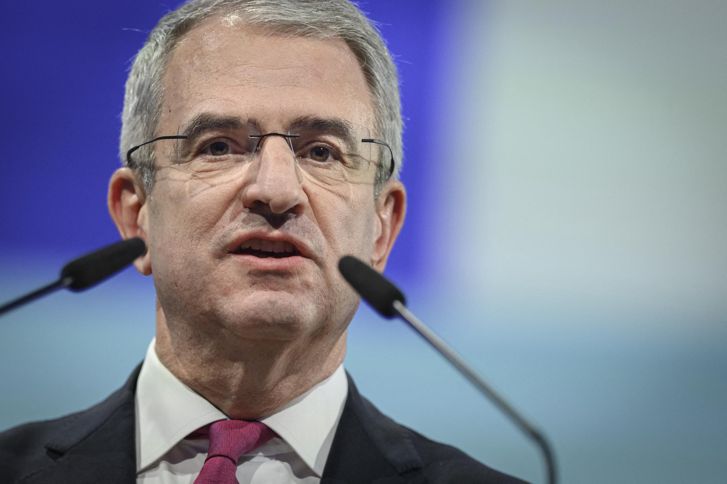 Laurent Freixe, CEO von Nestlé, spricht während einer Hauptversammlung des Schweizer Lebensmittelkonzerns Nestlé in Ecublens bei Lausanne am 16. April 2025. | Quelle: Getty Images