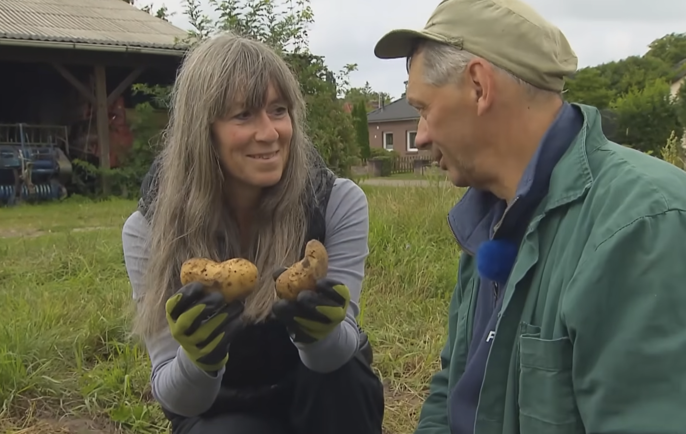 Kandidatin Katja und Bauer Johann | Quelle: YouTube/RTL