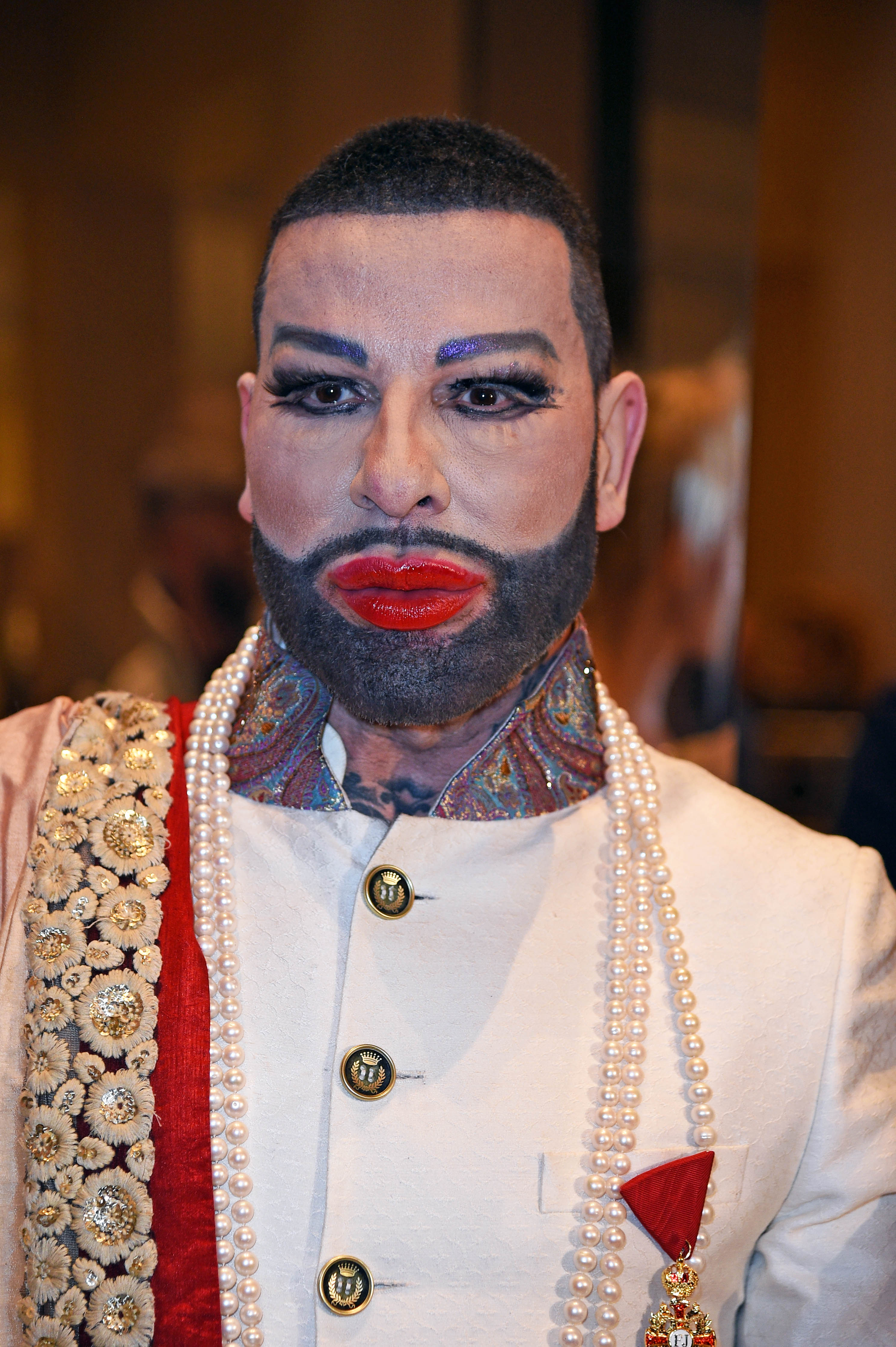 Harald Glööckler besucht die Modenschau W23/24 von Anja Gockel während der Berlin Fashion Week AW23 im Hotel Adlon am 18. Januar 2023 in Berlin, Deutschland. | Quelle: Getty Images
