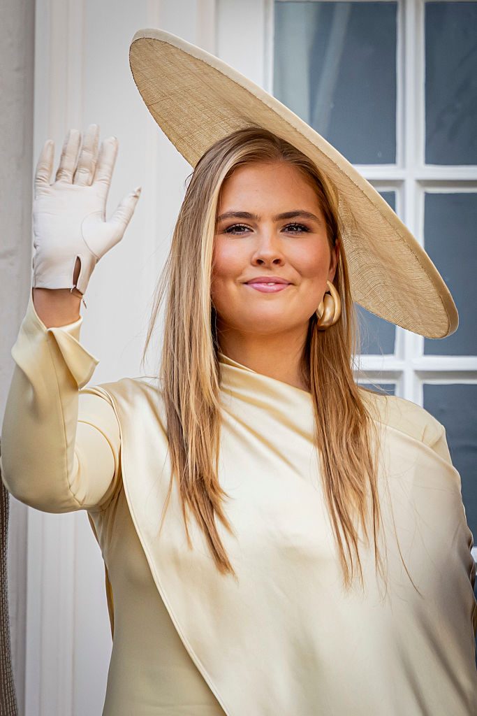 Prinzessin Amalia von den Niederlanden erscheint auf dem Balkon von Palast Noordeinde während des Prinsjesdag, der Eröffnung des parlamentarischen Jahres 2025 am 16. September 2025 in Den Haag, Niederlande. | Quelle: Getty Images