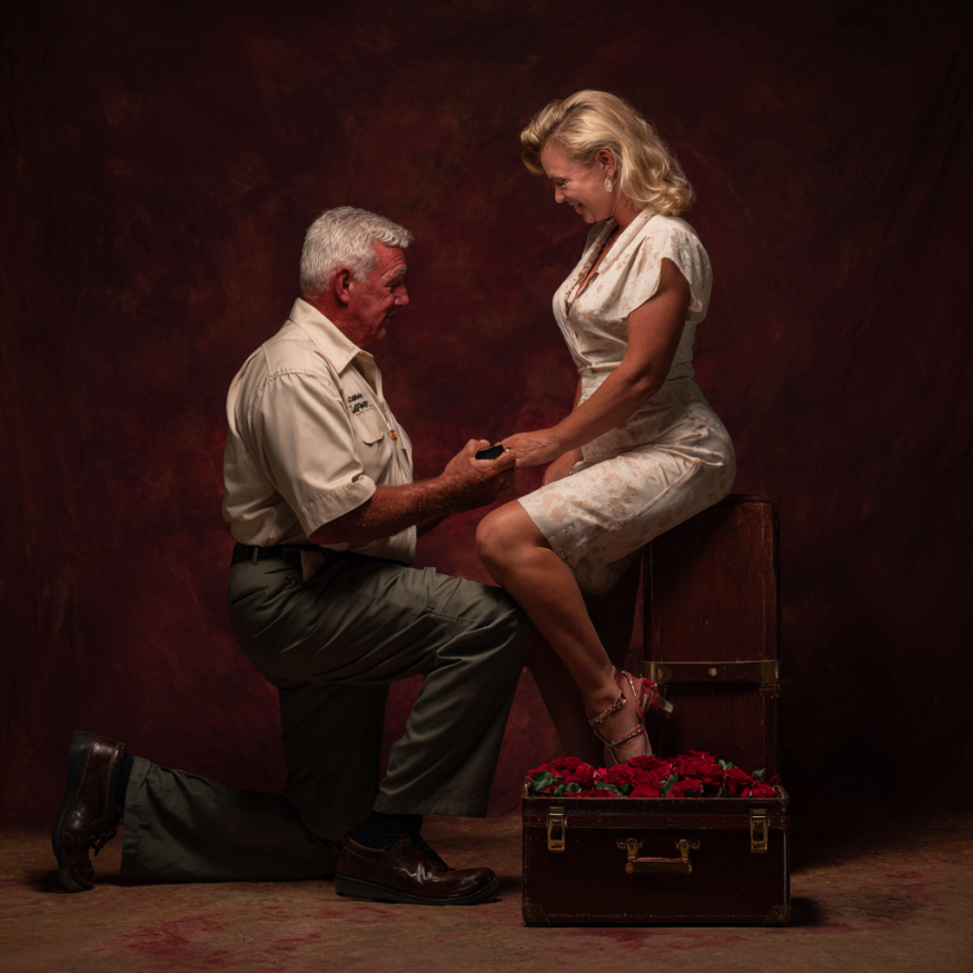 Ein Mann macht einer Frau einen Heiratsantrag | Quelle: Midjourney