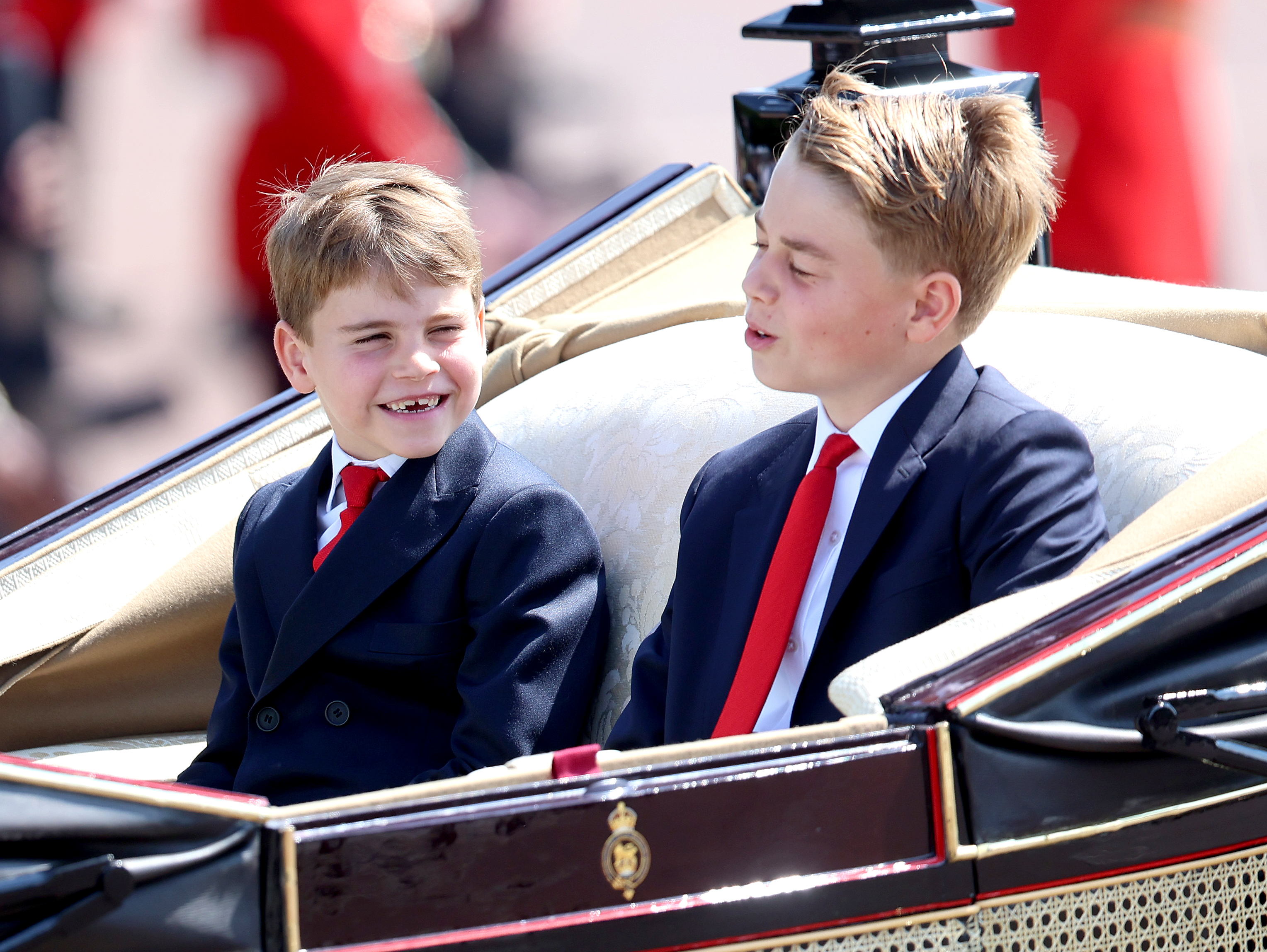 Prinz Louis und Prinz George beim Trooping the Colour in London, England am 14. Juni 2025. | Quelle: Getty Images