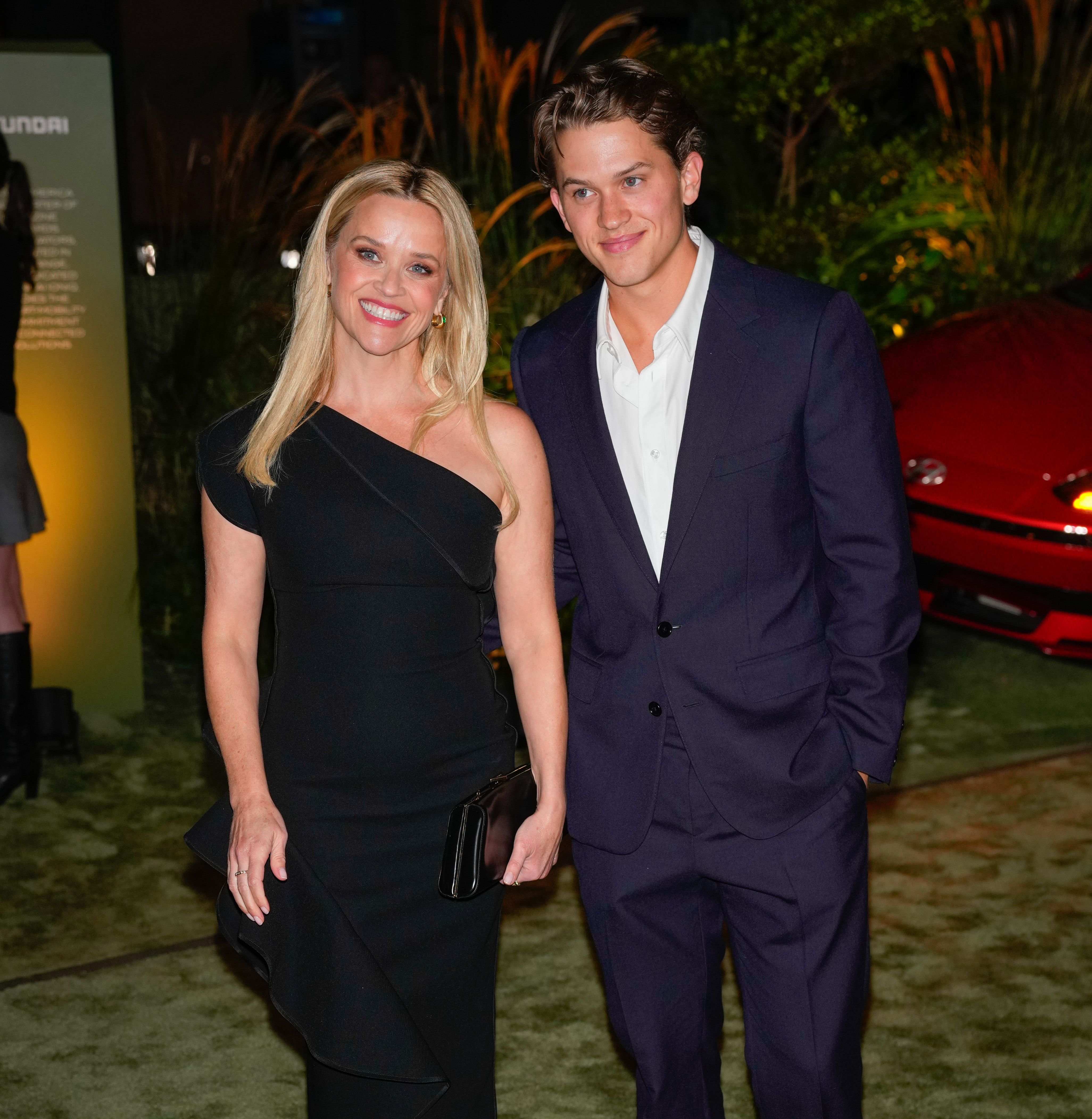 Reese Witherspoon und Deacon Phillippe bei den „WSJ Innovators Awards“ 2024 in New York City am 29. Oktober 2024. | Quelle: Getty Images