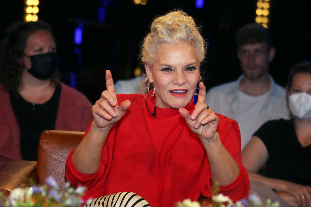 Ina Müller während der NDR Talk Show am 1. Juli 2022 in Hamburg | Quelle: Getty Images