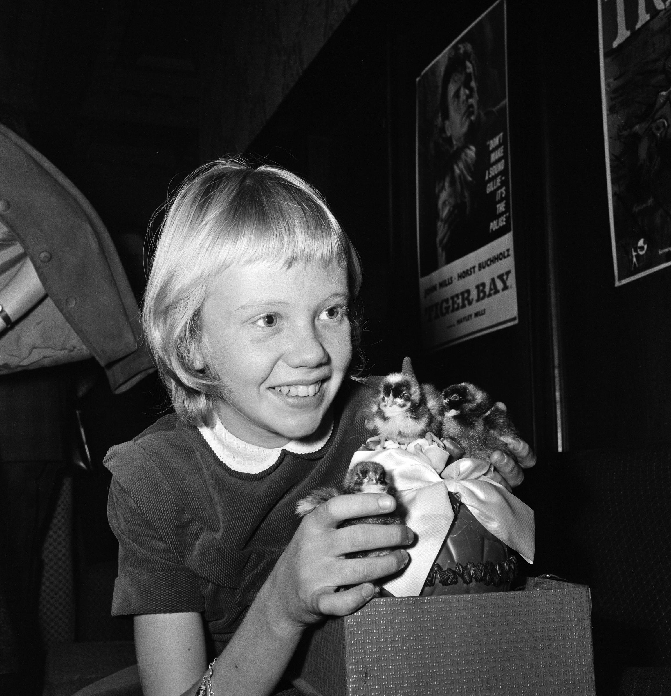 Die Schauspielerin hält eine Pressekonferenz im Leicester Square Theatre am 25. März 1959 | Quelle: Getty Images