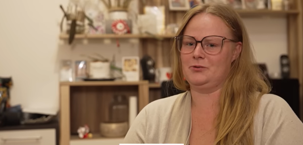 Dorina L. in einem Interview für RTL. | Quelle: yotube.com/watch?v=0HtILDo_TUQ